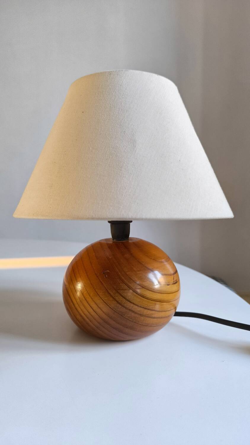 Solid wood ball lamp