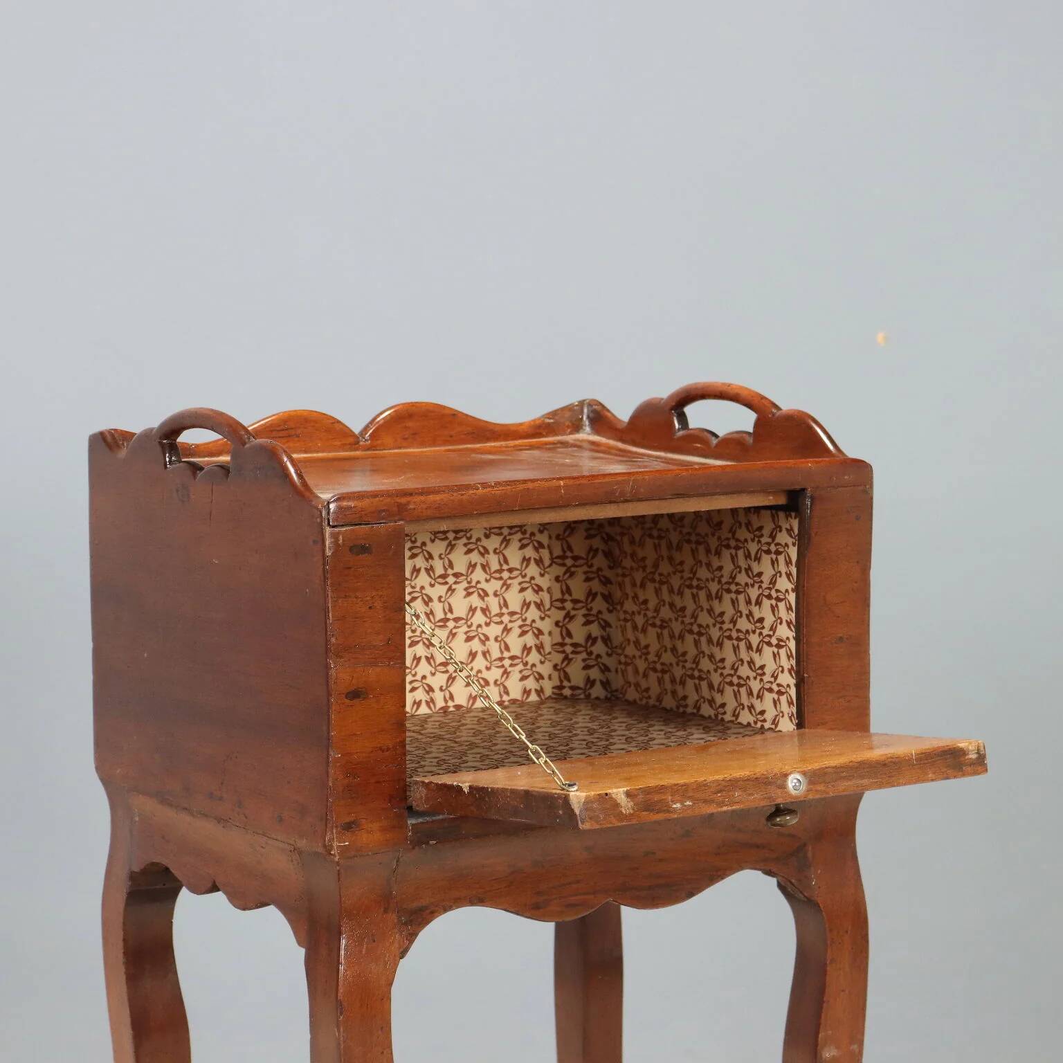 Nightstand in walnut, late 19th century.