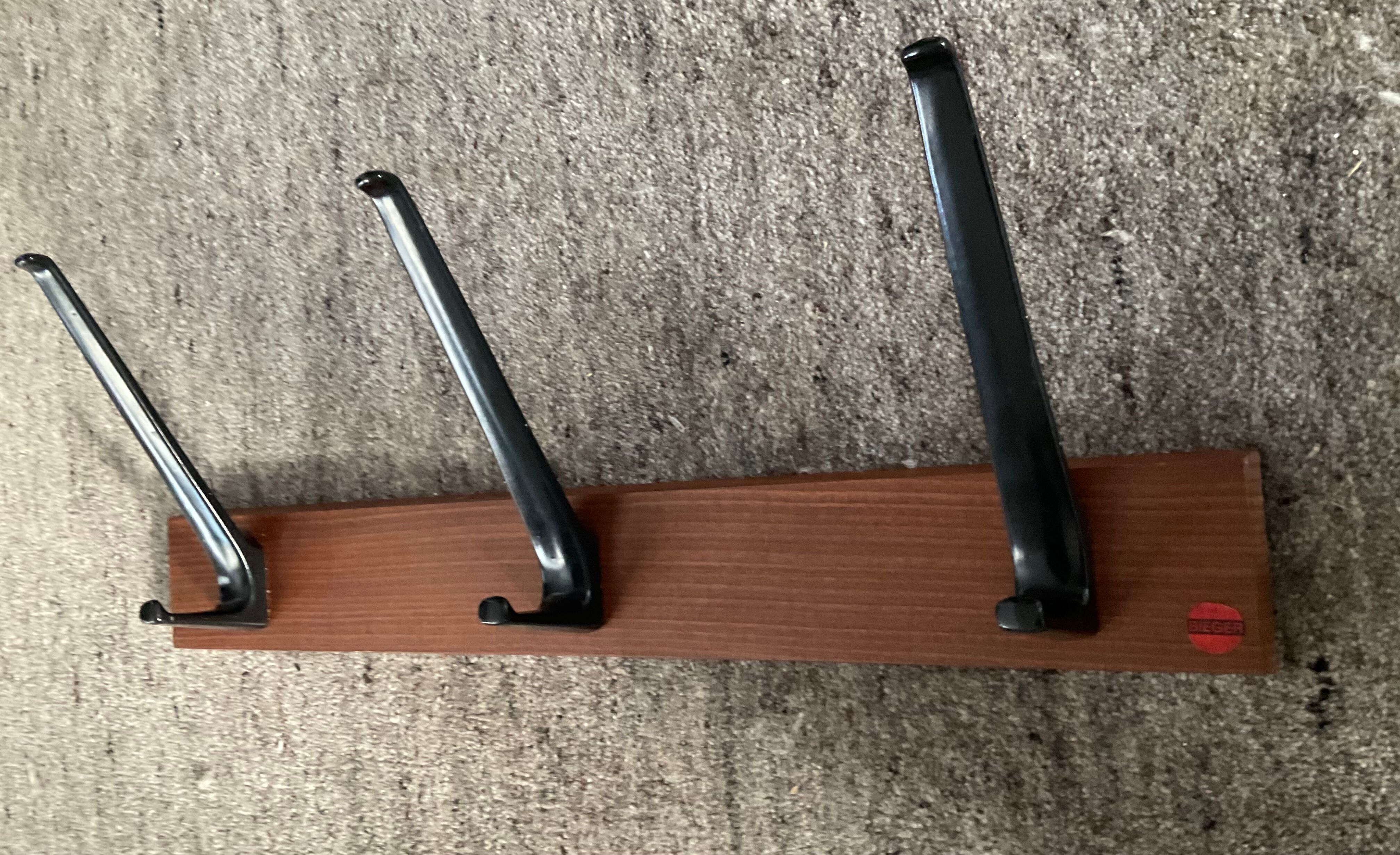 Porte manteau scandinave en teck et métal années 50-60