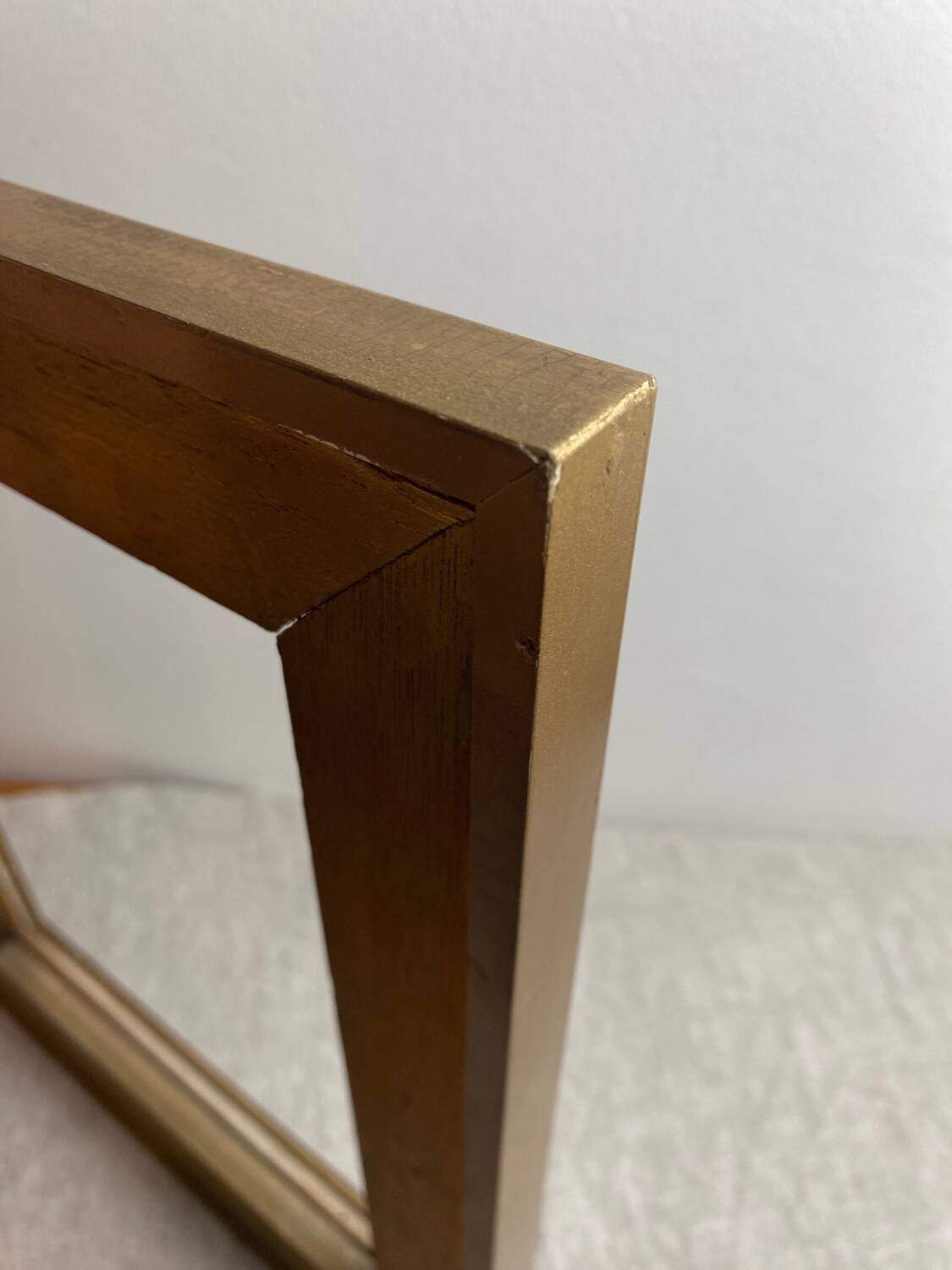 Two-tone wooden frame