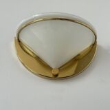 Paire d’appliques vintage, laiton et verre opalin, Italie 1970