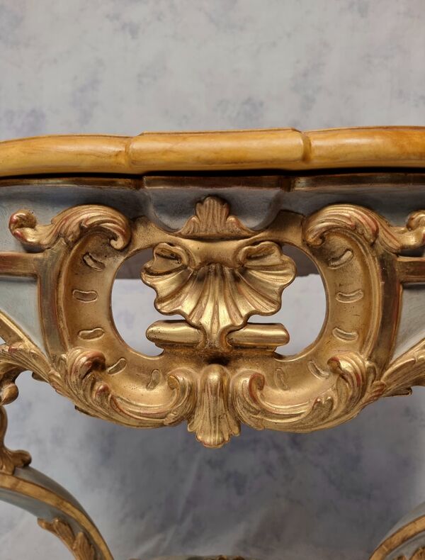 Console de style louis xv sur quatre pieds - bois laqué - 19ème