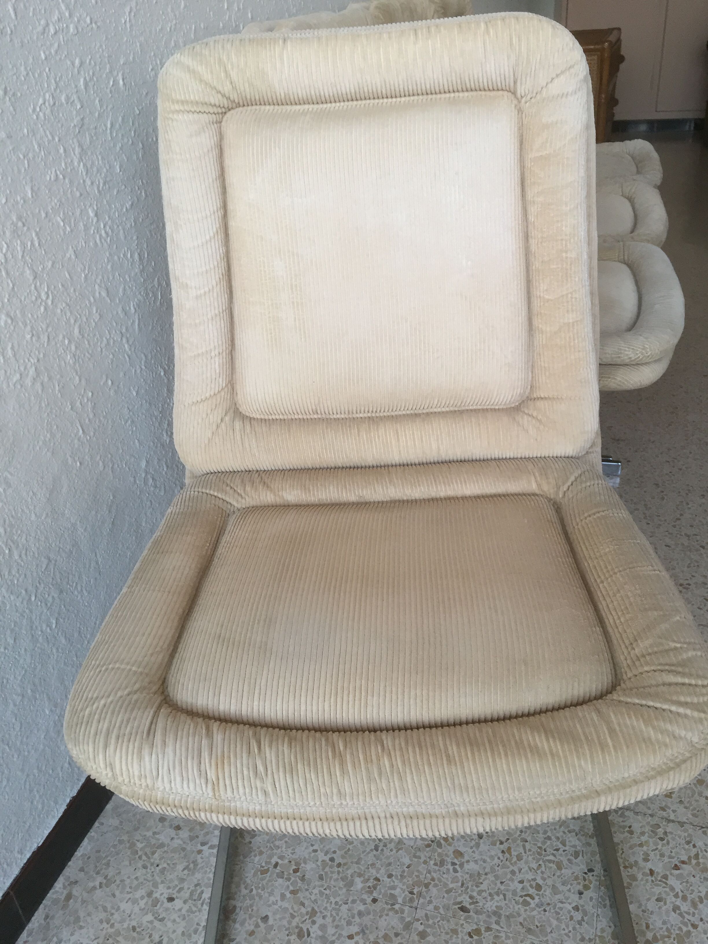 Set of 4 chairs in cream velvet seventies