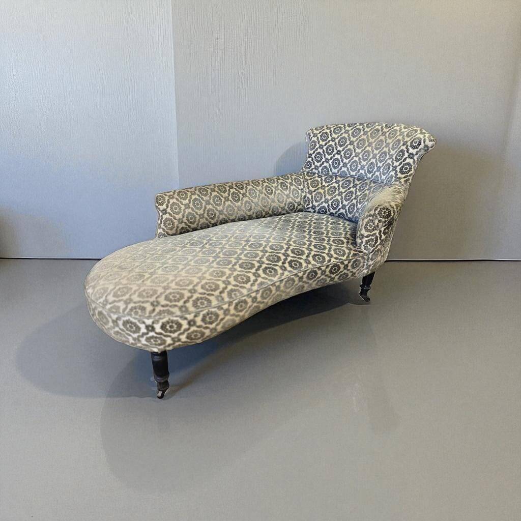 Vintage chaise longue / seat / sofa