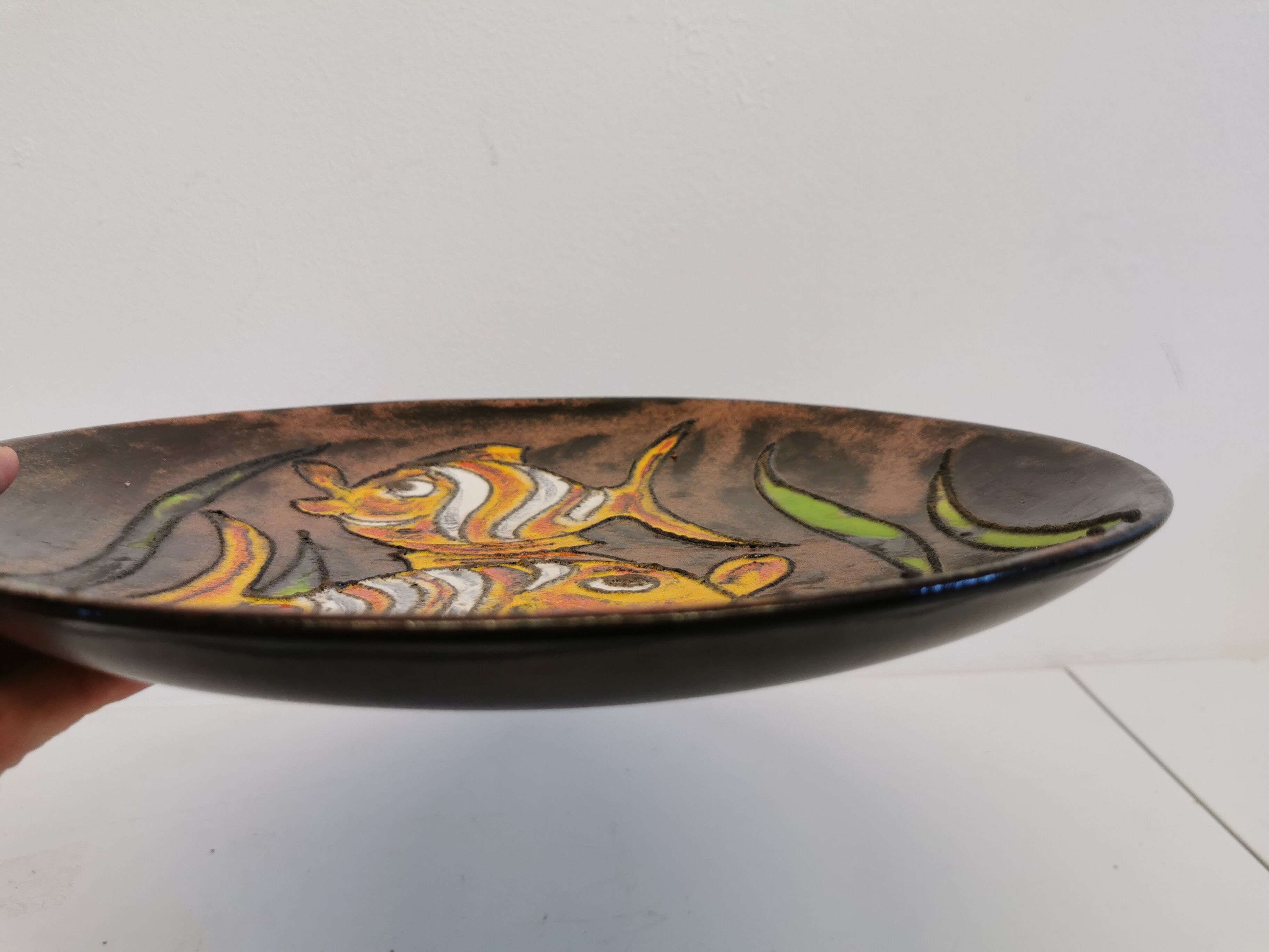 Ceramic dish/wall decoration, danish from the 60s, stamped on the back. with motif of two fish