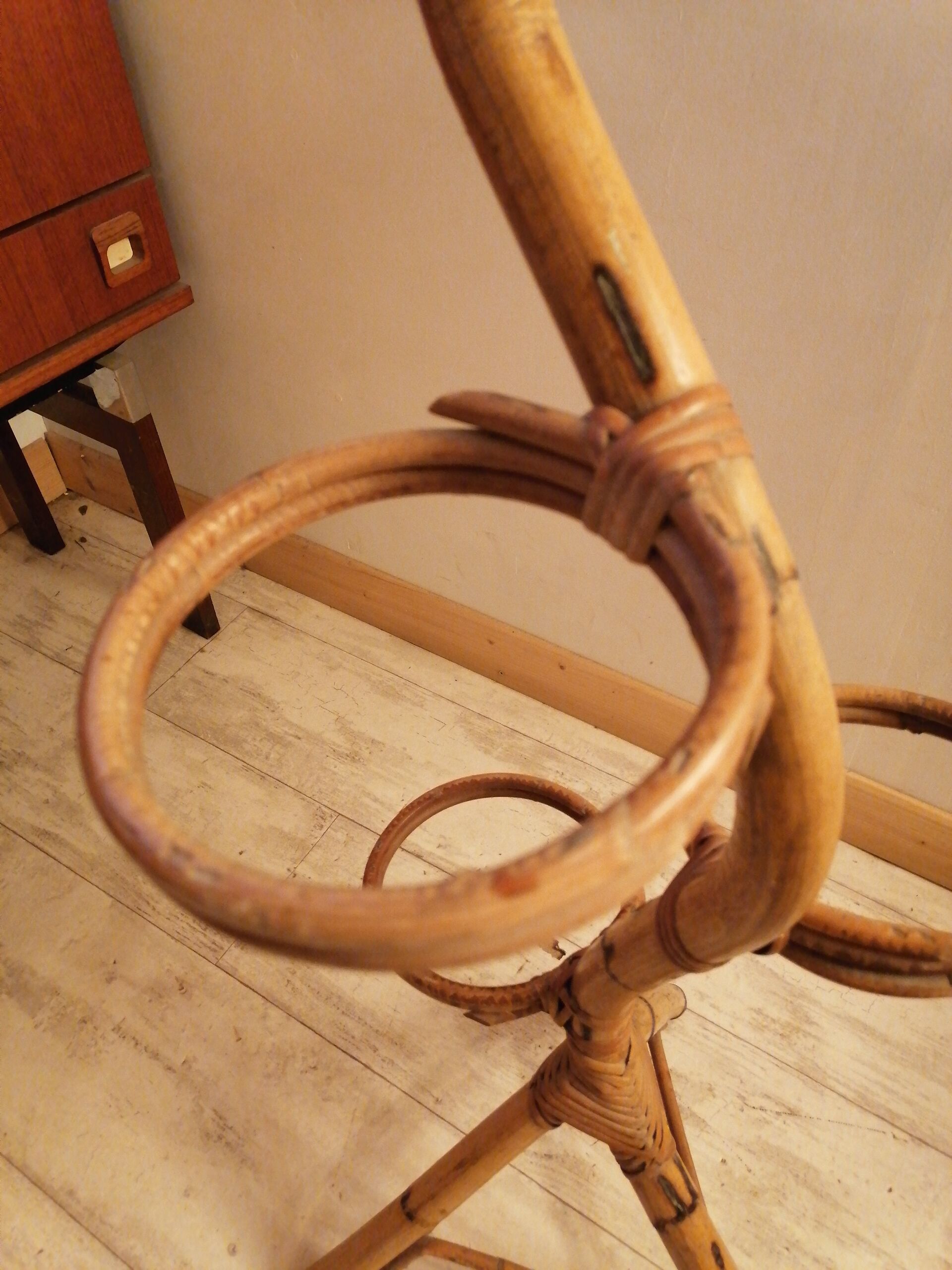 Plant holder bamboo rattan snake vintage