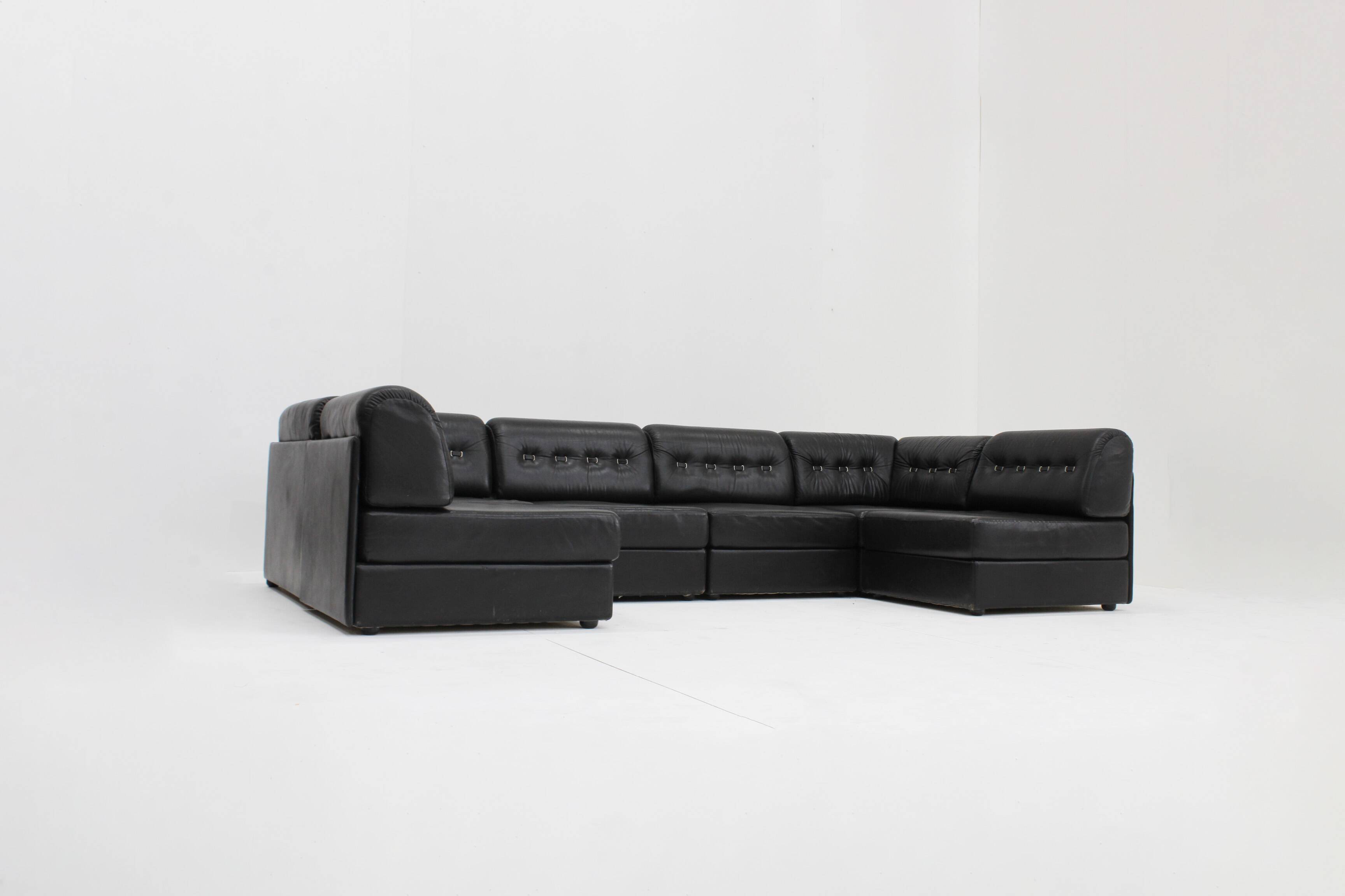 Canapé modulable vintage en cuir noir des années 1970