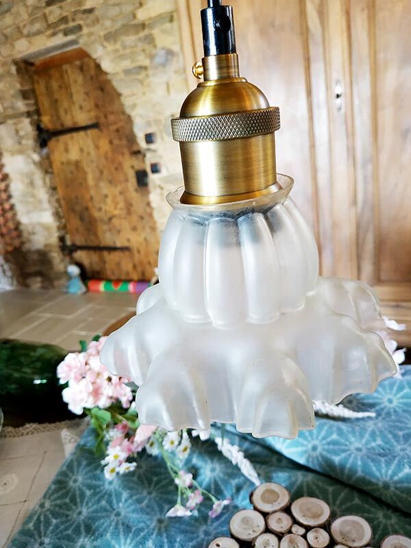 Opaline moulded glass tulip suspension