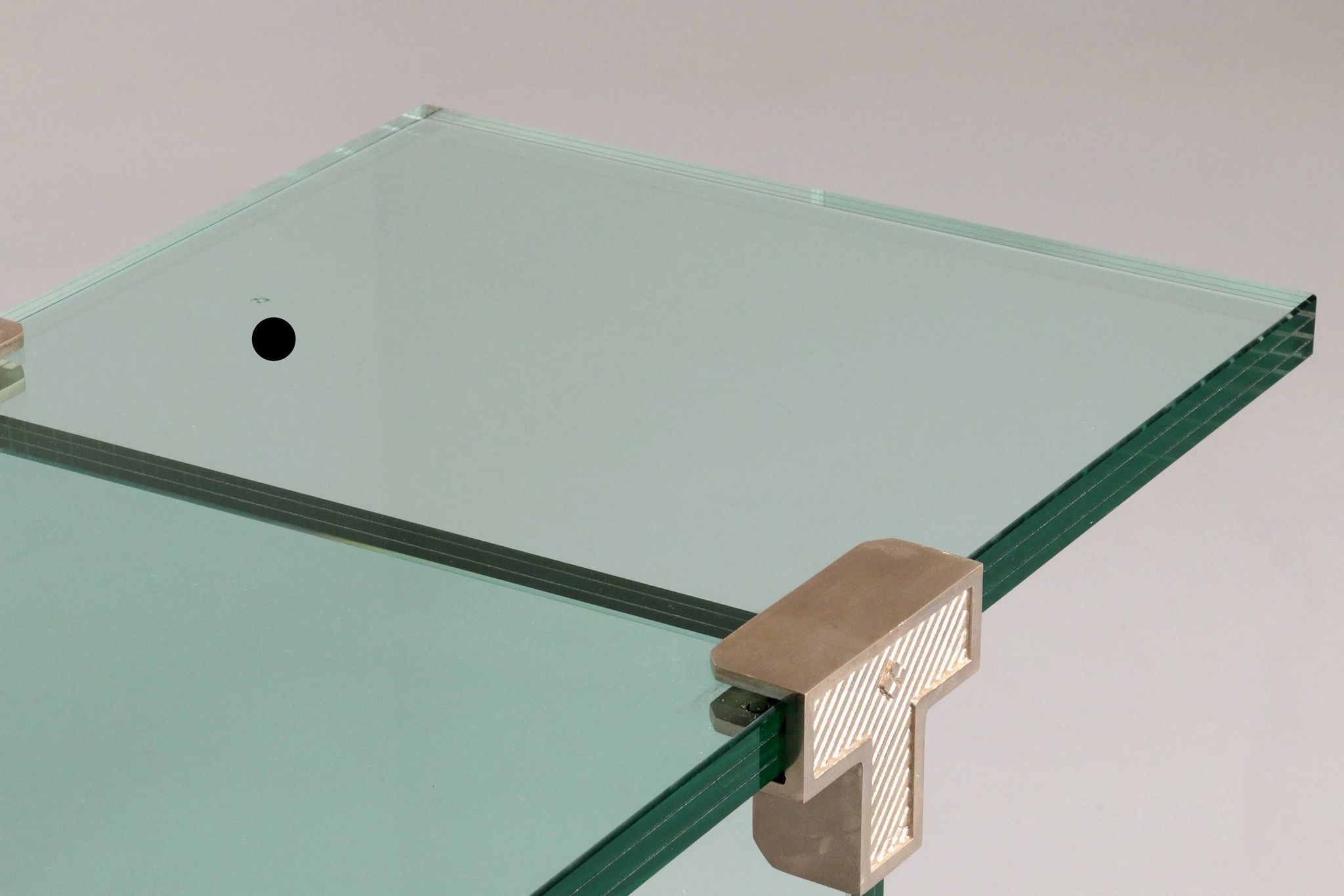 Sidetable Model T30 by Peter Ghyczy - 1970s design (2 meters long)