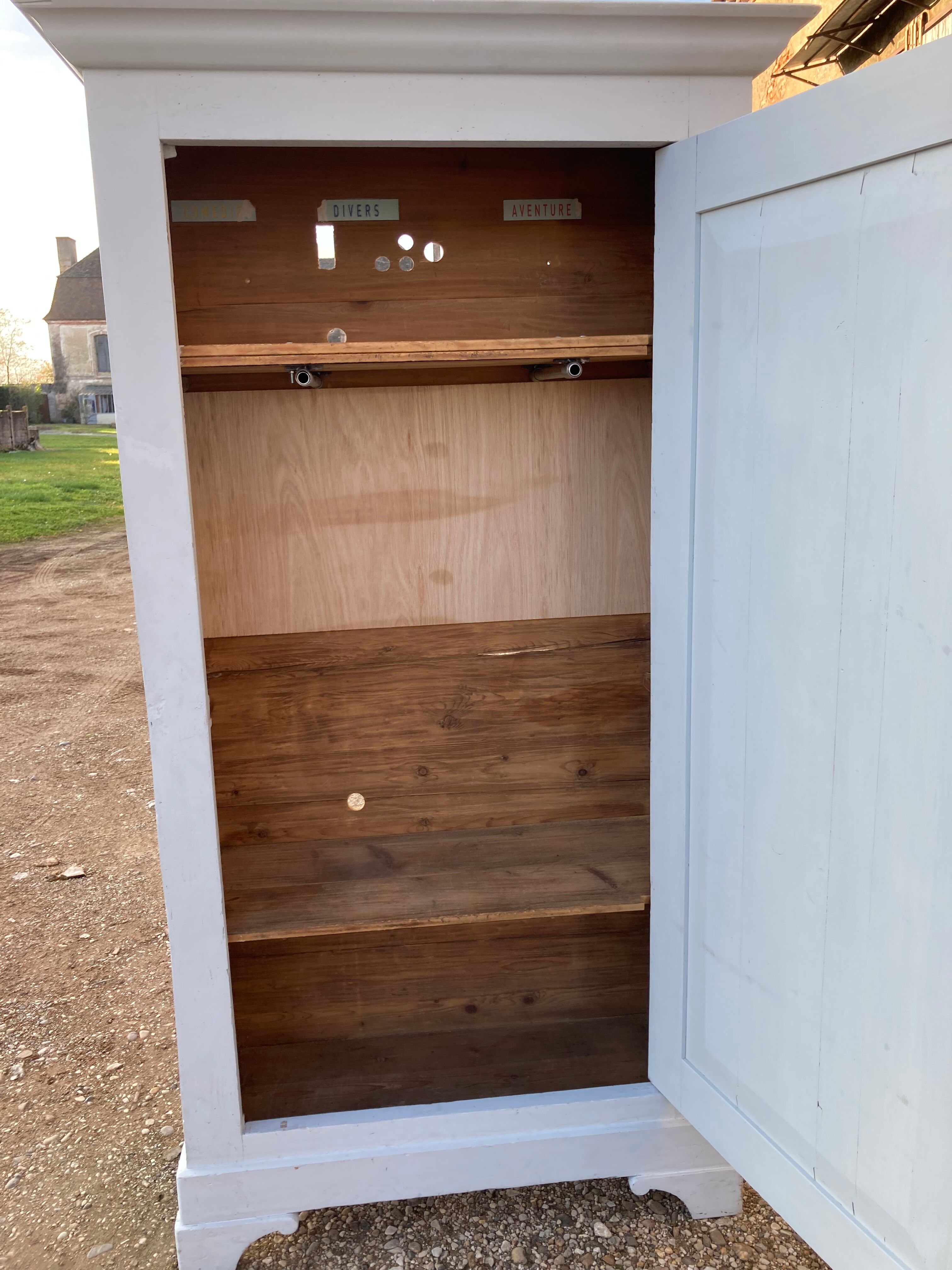 Parisian bonnetière