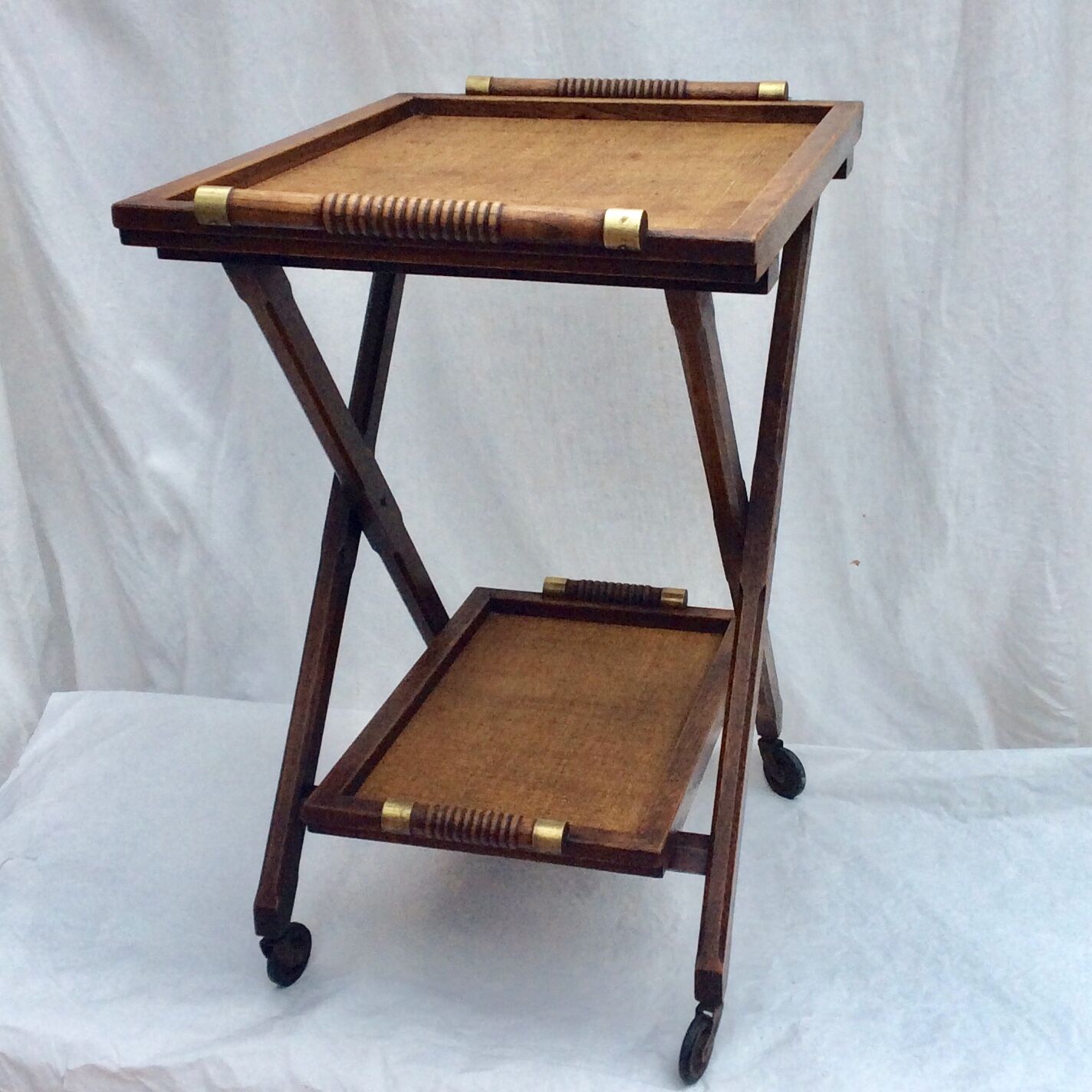 Dessert table from the 1930s fold in oak stamped dimension: height -66cm- width -54cm-