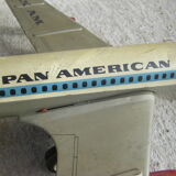 Old plane in tole "pan america"