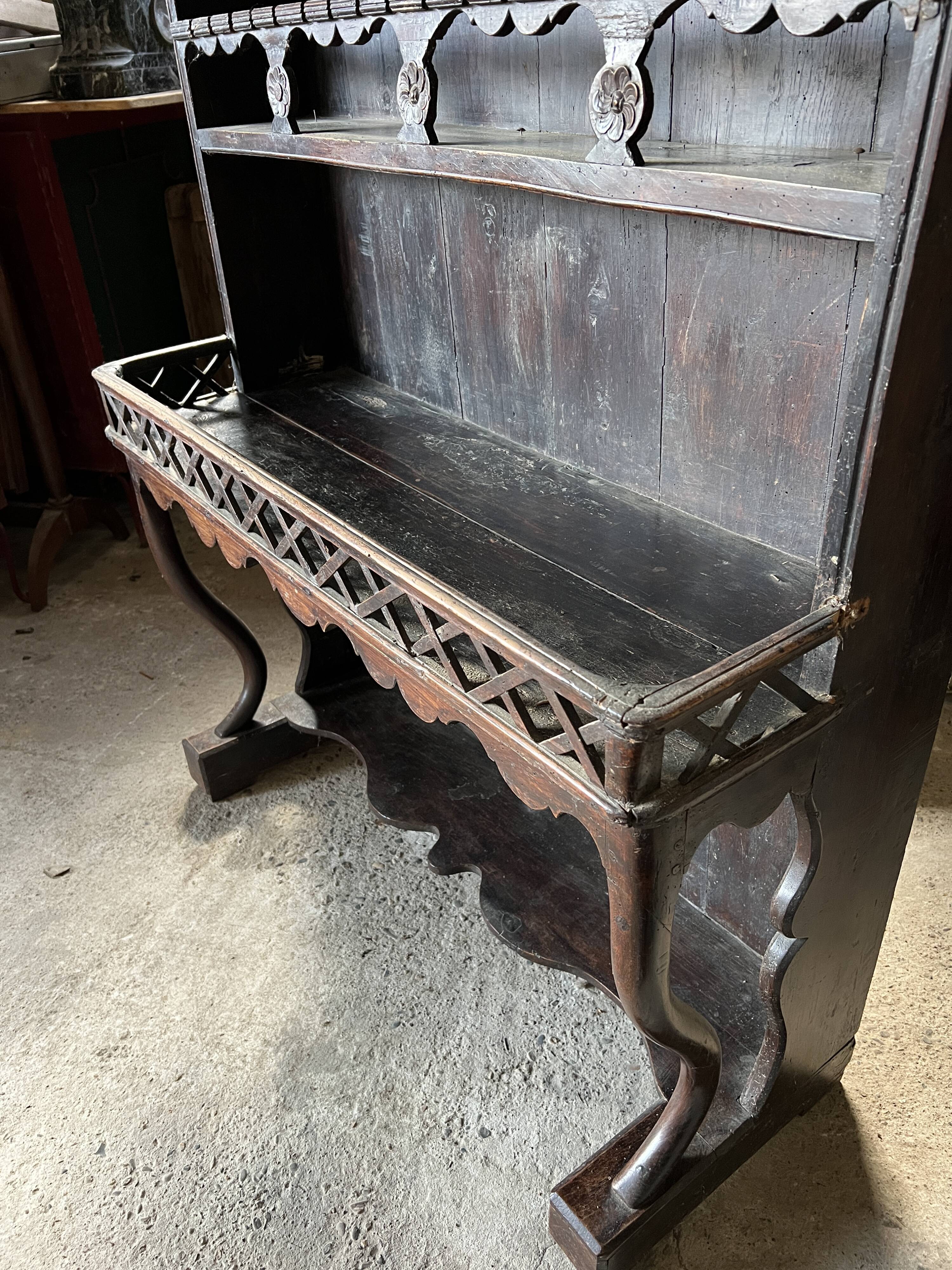 18th-century Béarnese dresser