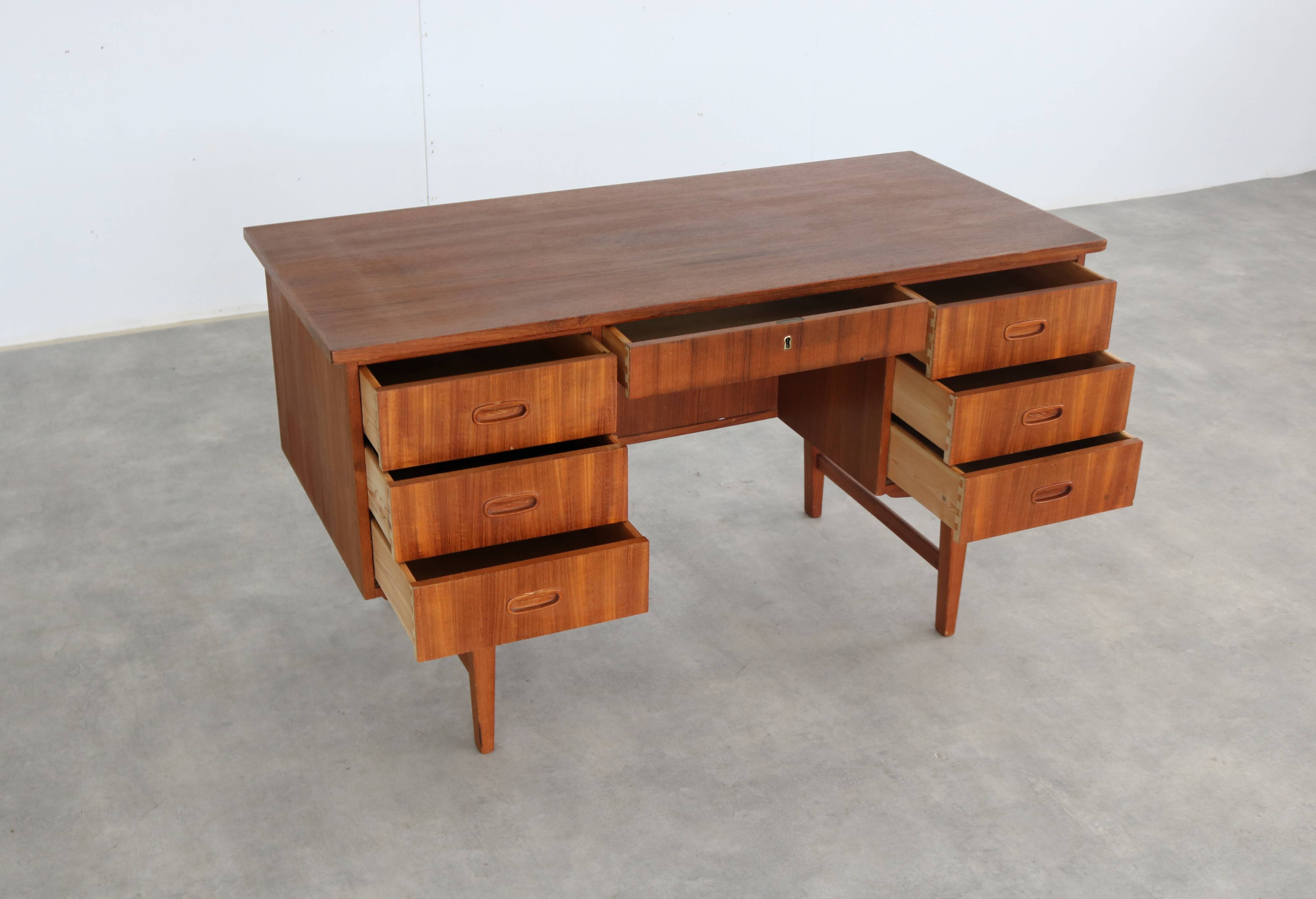 vintage desk | 1960s | teak | Danish (4)