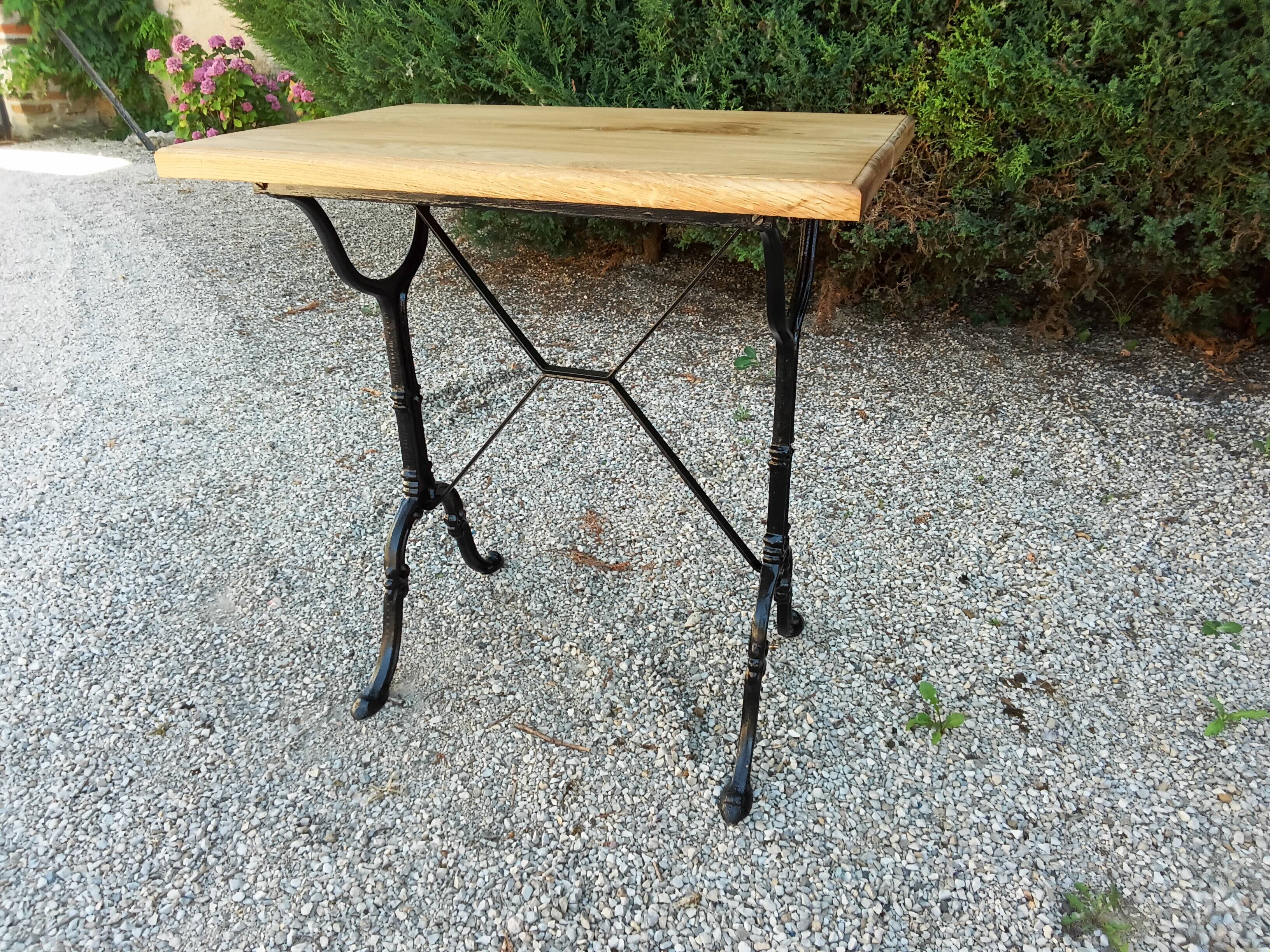 Table de bistrot