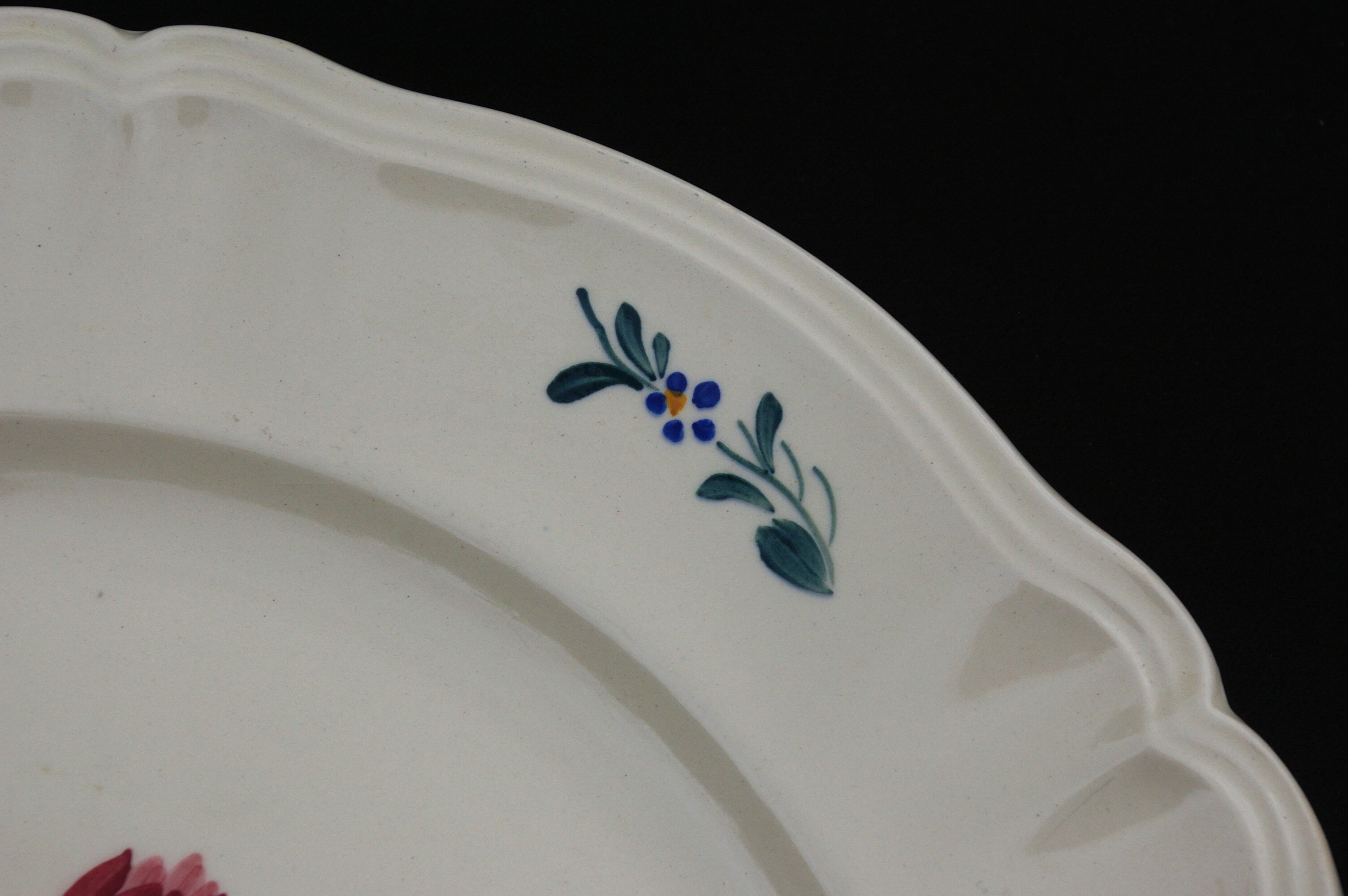 Large round earthenware dish by Digoin Sarreguemines model Yann