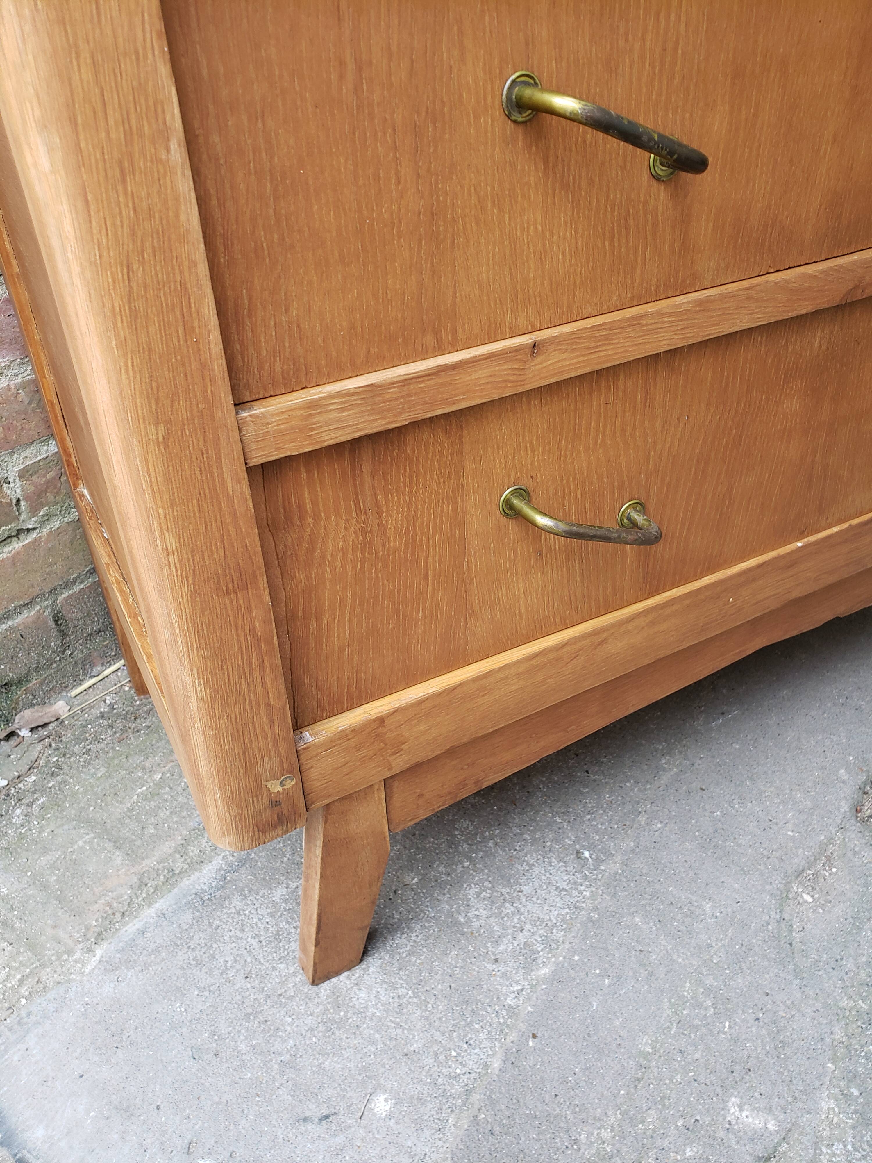 Commode vintage pied compas