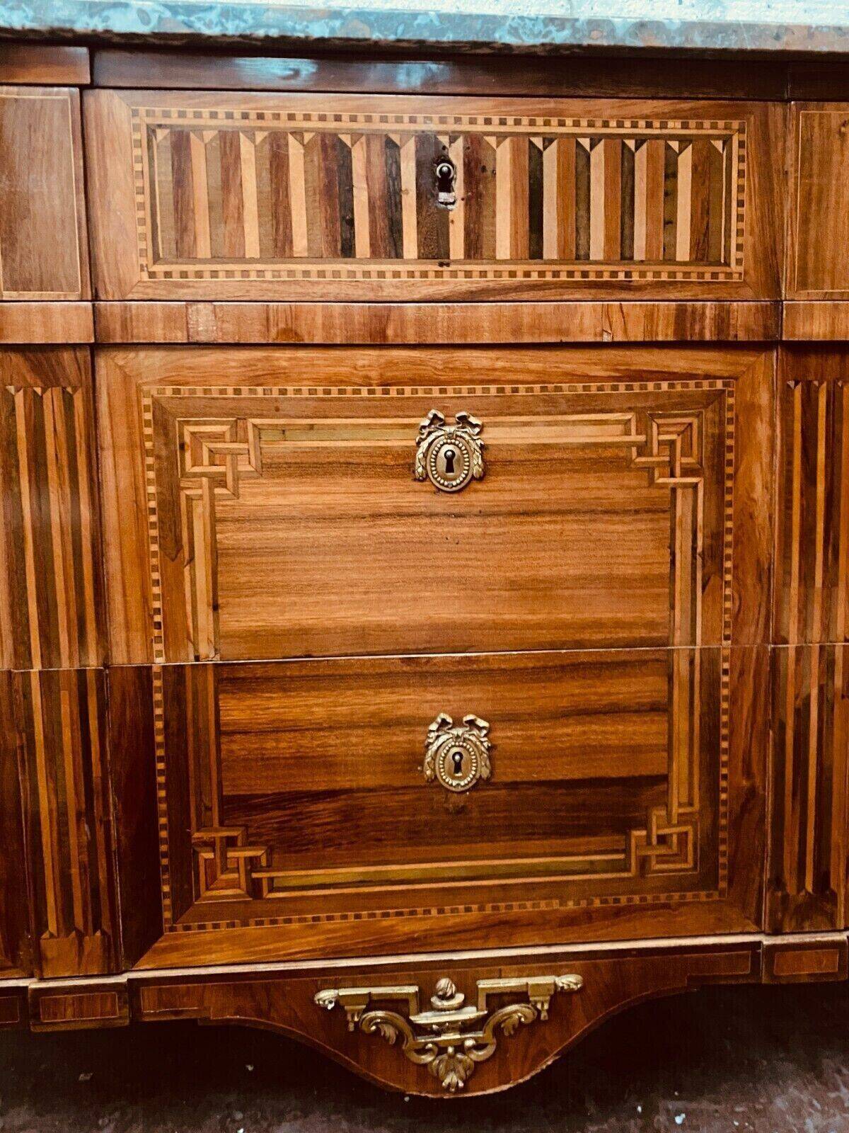 Louis XVI chest of drawers in 19th century veneer marquetry