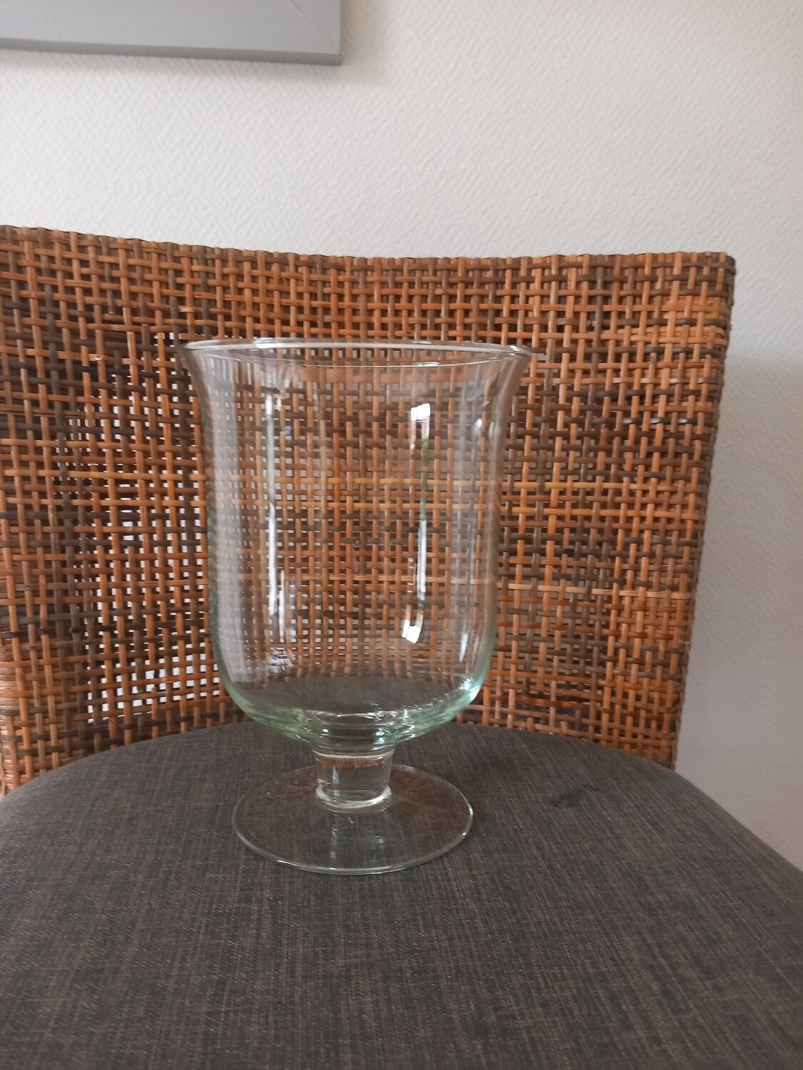 Glass vase