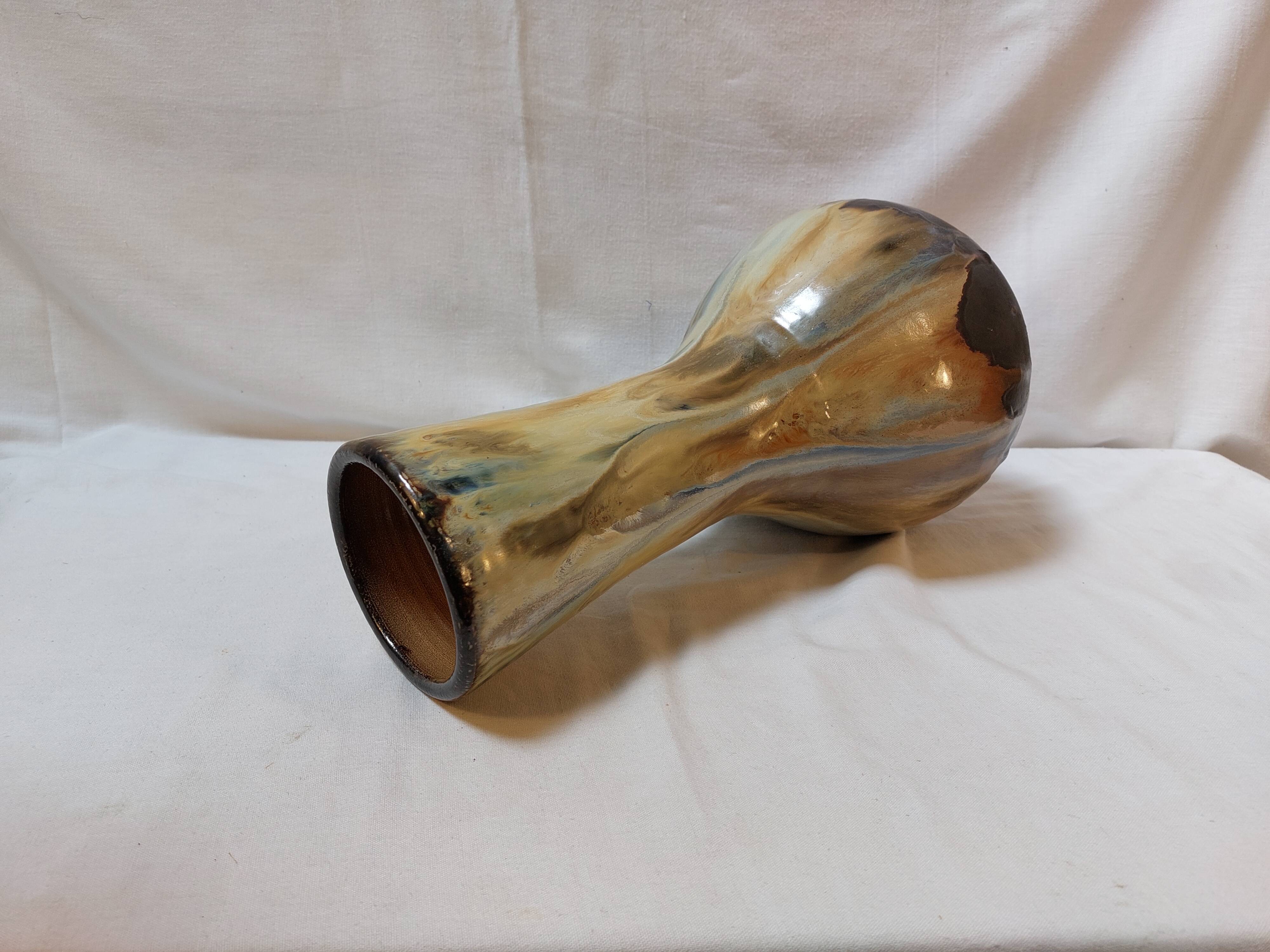 Large vase in flamed Boufflioux sandstone signed GUÉRIN - 1930s