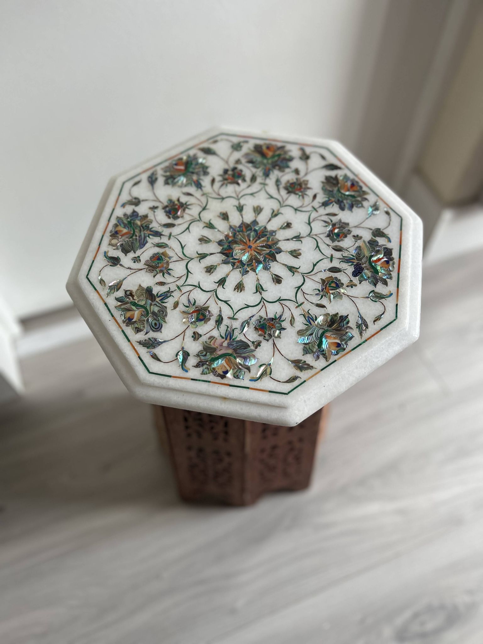Petite table d’ appoint