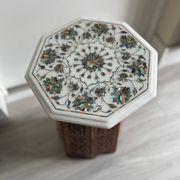 Petite table d’ appoint