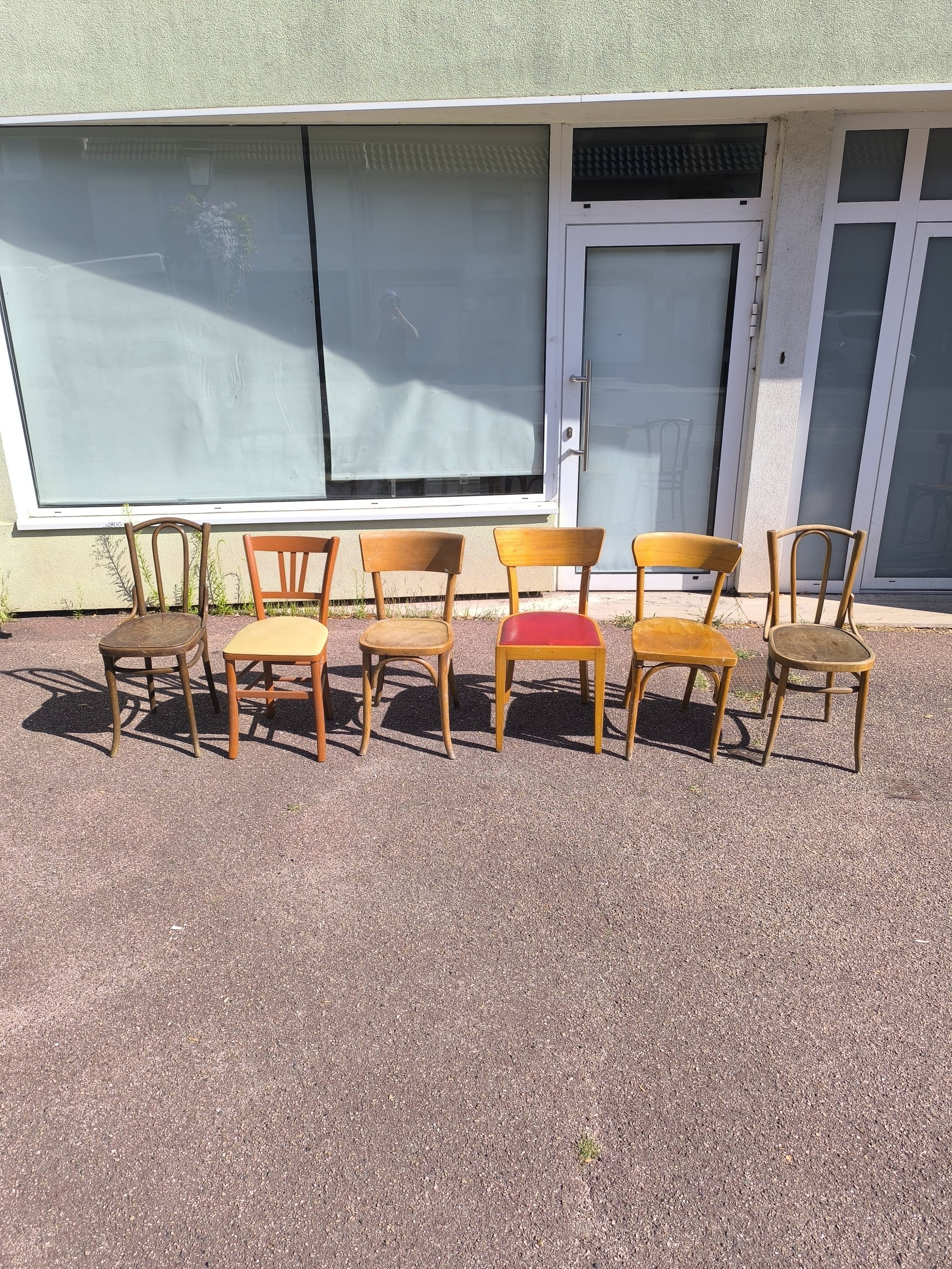 Lot de 6 chaises de bistrot dépareillées bois vintage