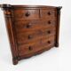 Commode galbée ancienne en acajou de style anglais