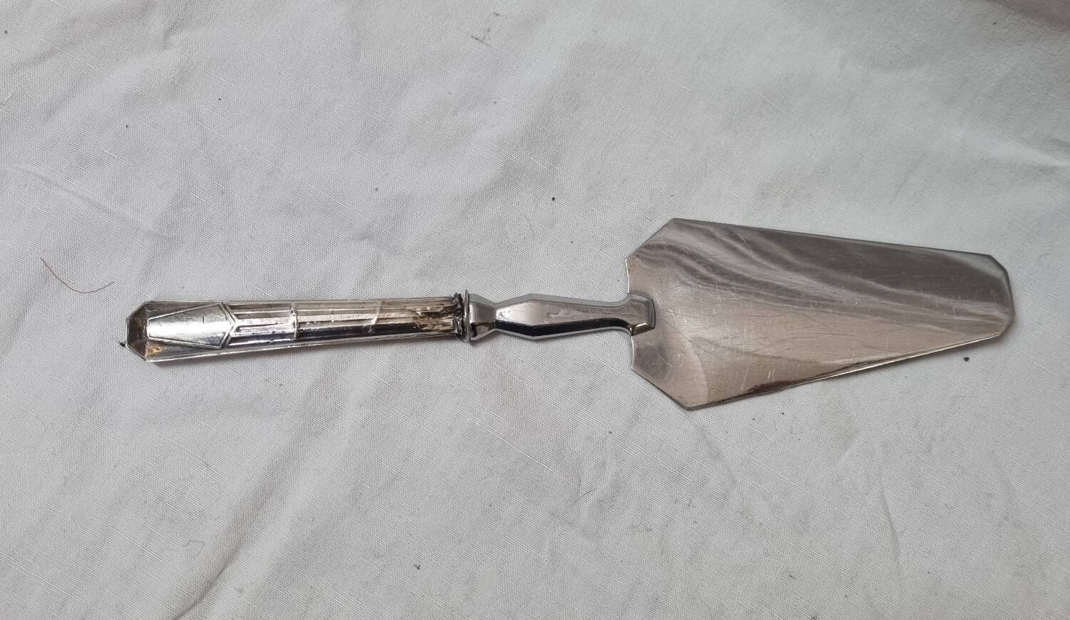 Pelle à tarte argent Minerve