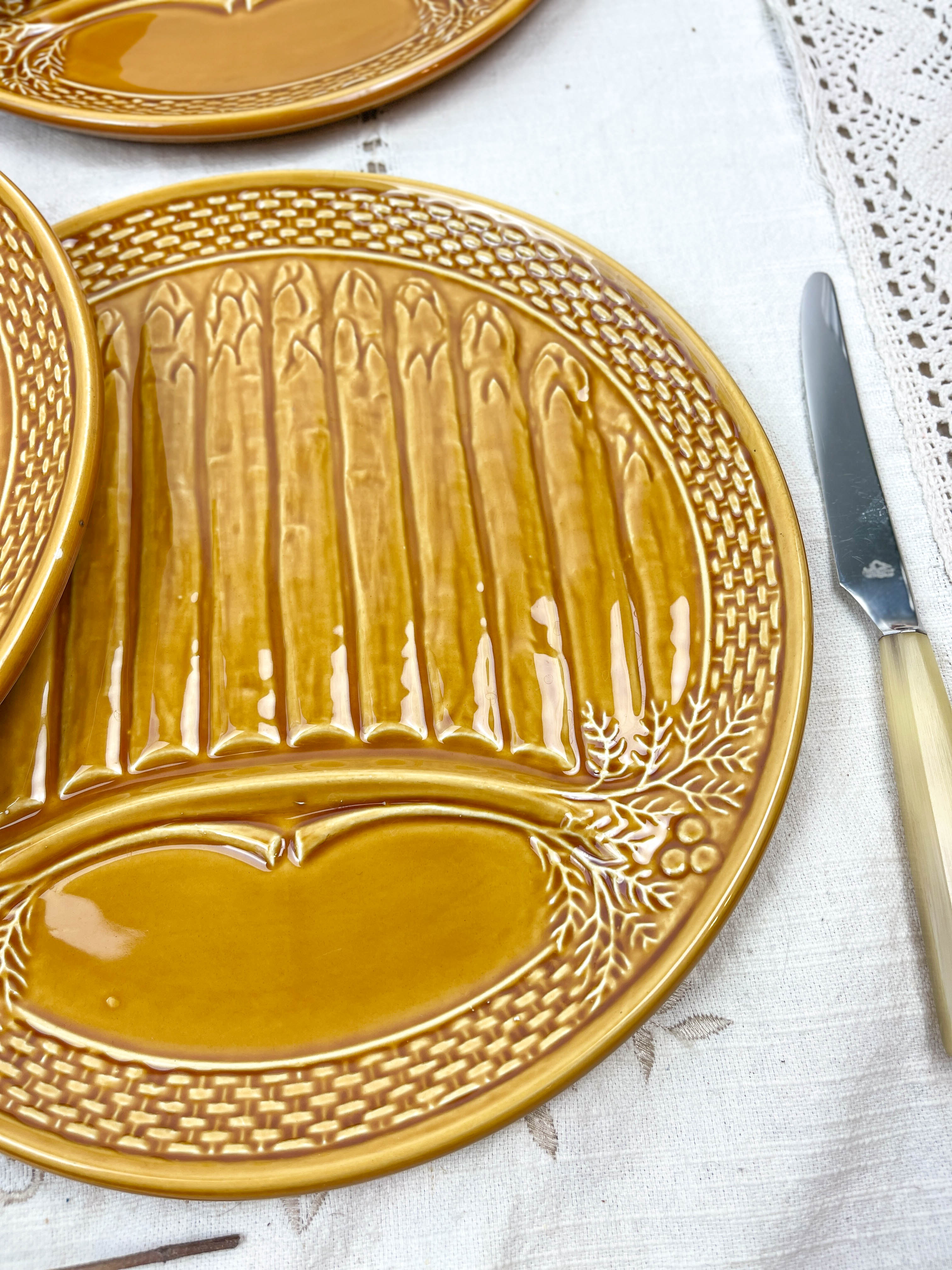 6 asparagus plates in slurry earthenware made in france 1970