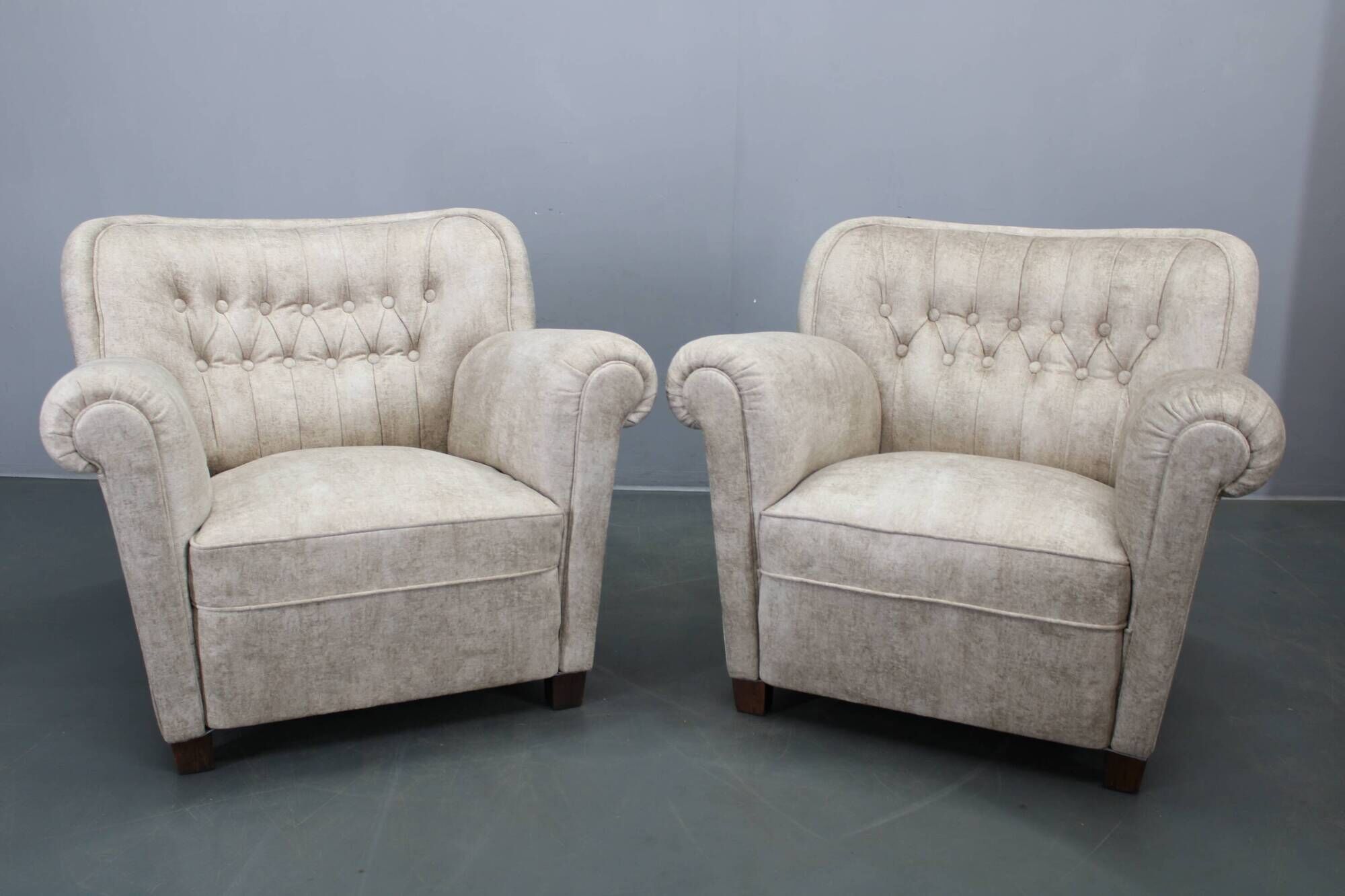 Pair of Art Deco club armchairs, Czechoslovakia, 1940s