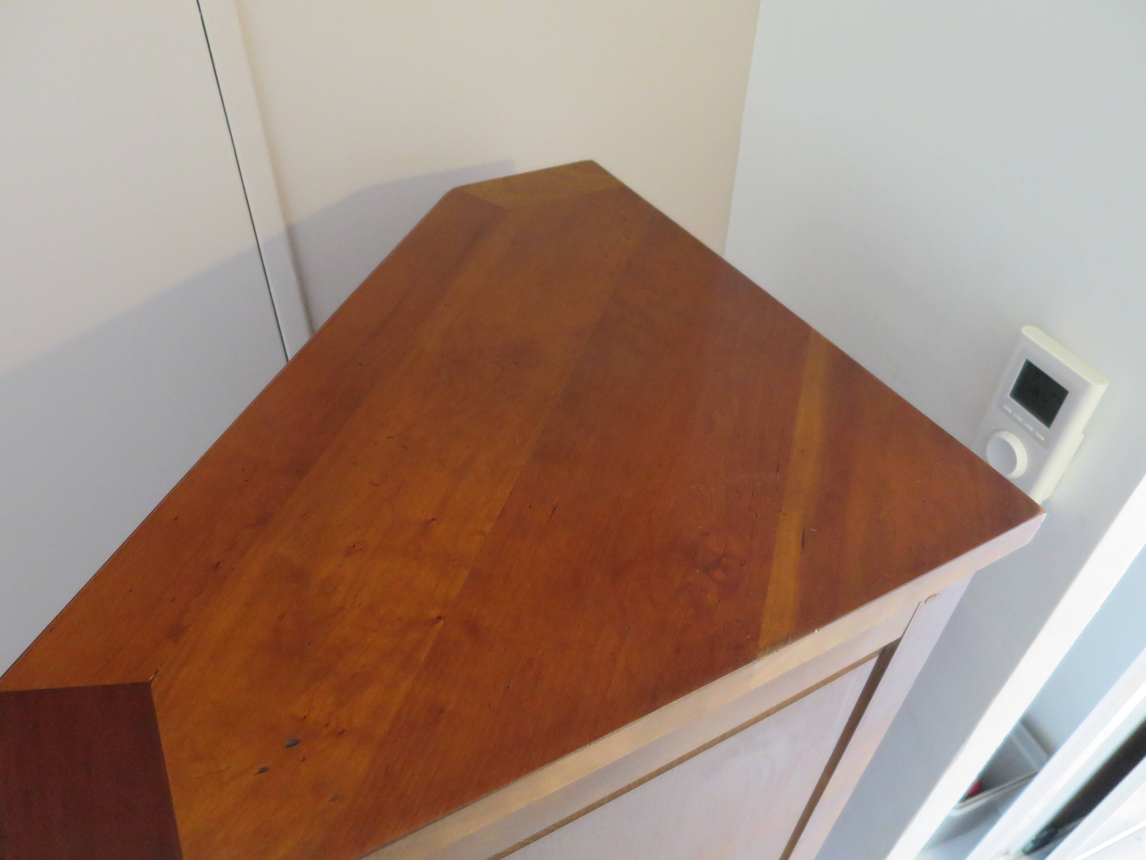 Corner bookshelf - Pentagon shape - Solid wood - 1980s - Richelieu