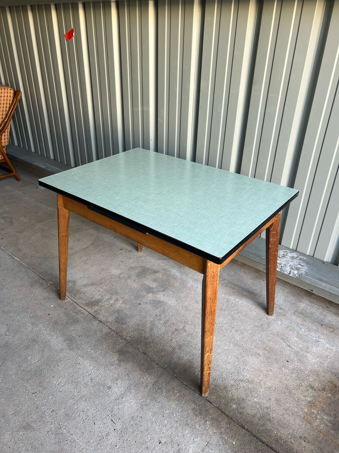 Formica dining table