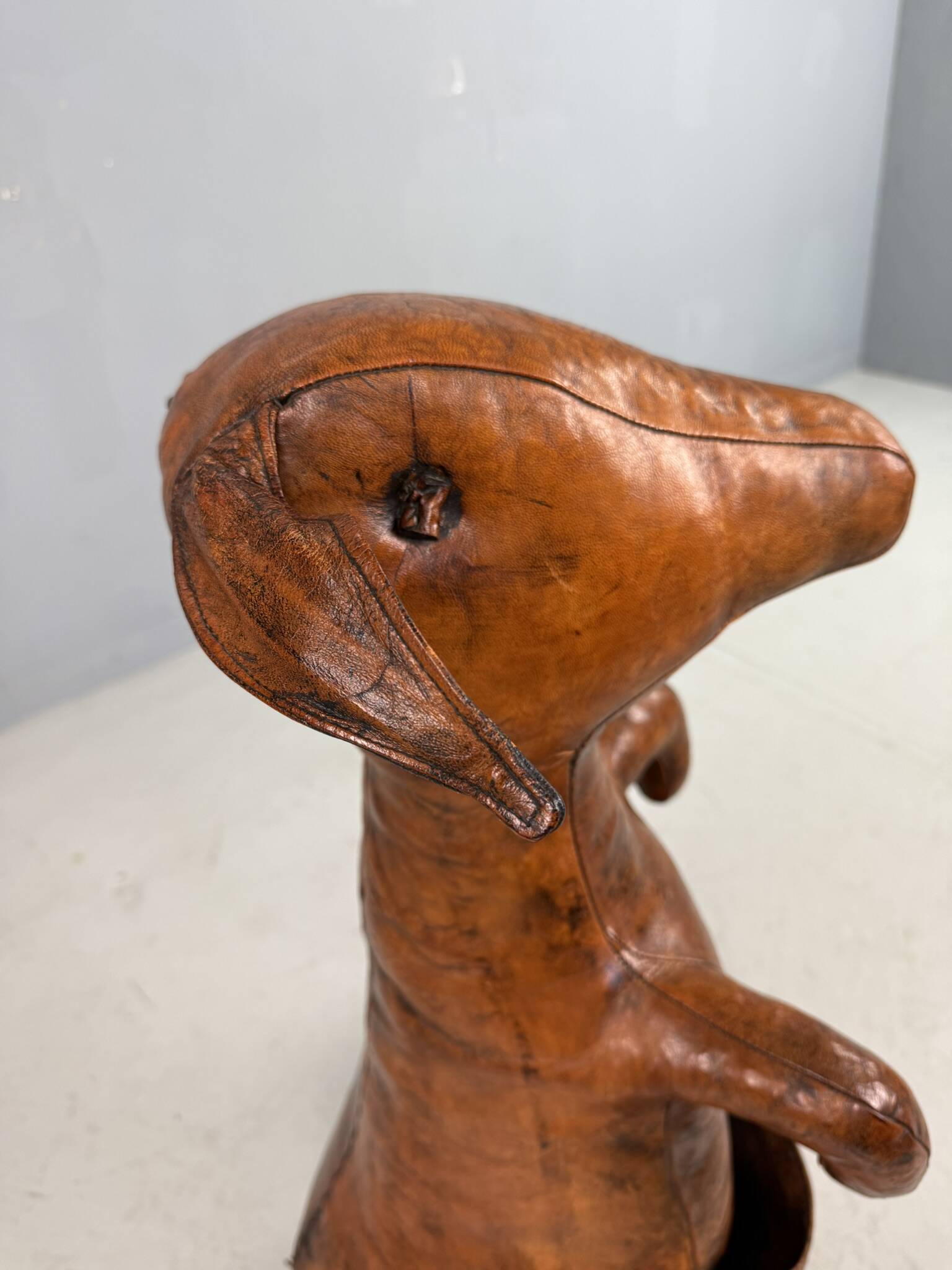 Dimitri Omersa leather magazine pouch kangaroo, Almazán, Spain, 1970 (Stamped)