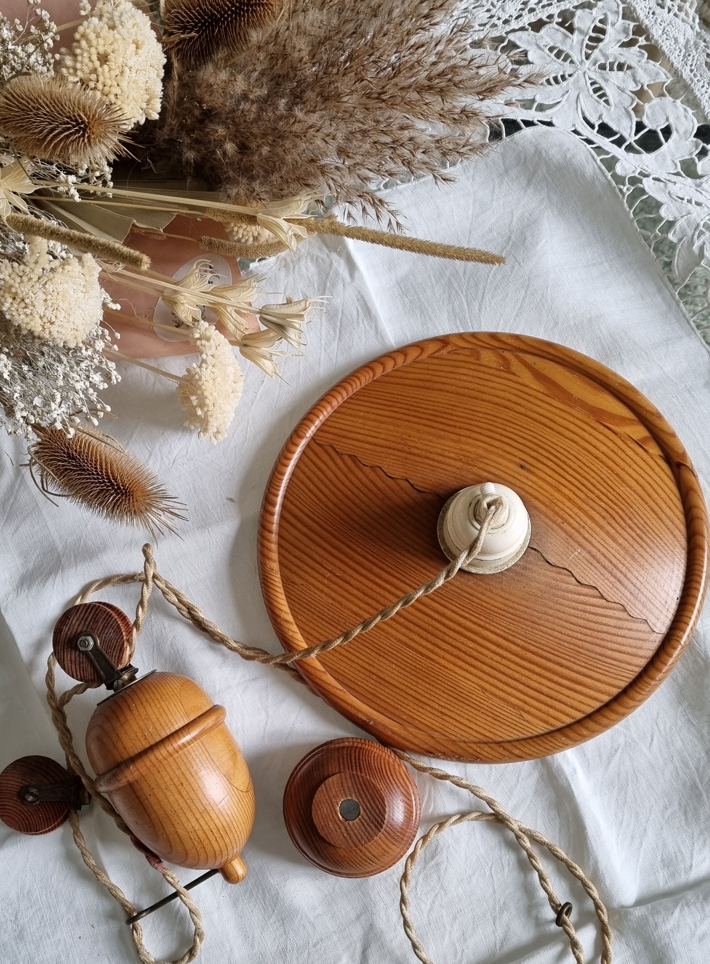 Vintage suspension up and down