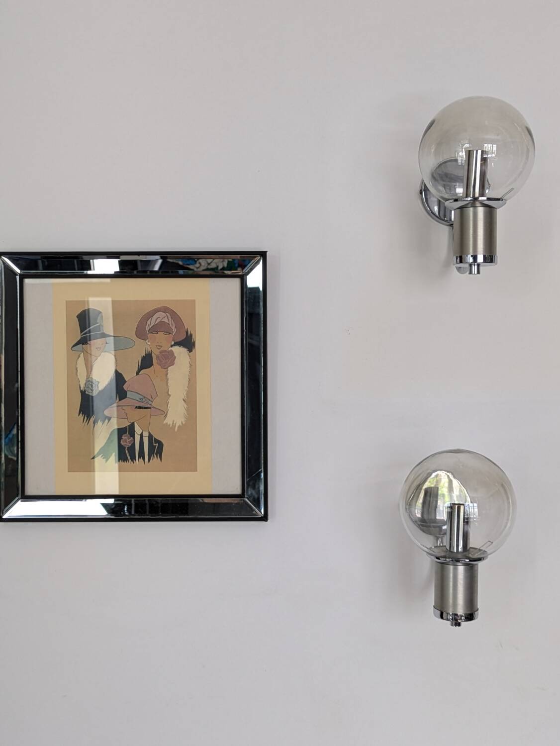 Duo See Delmas 70' wall lights