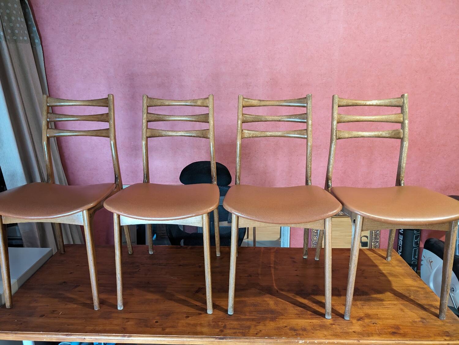4 Stella chairs