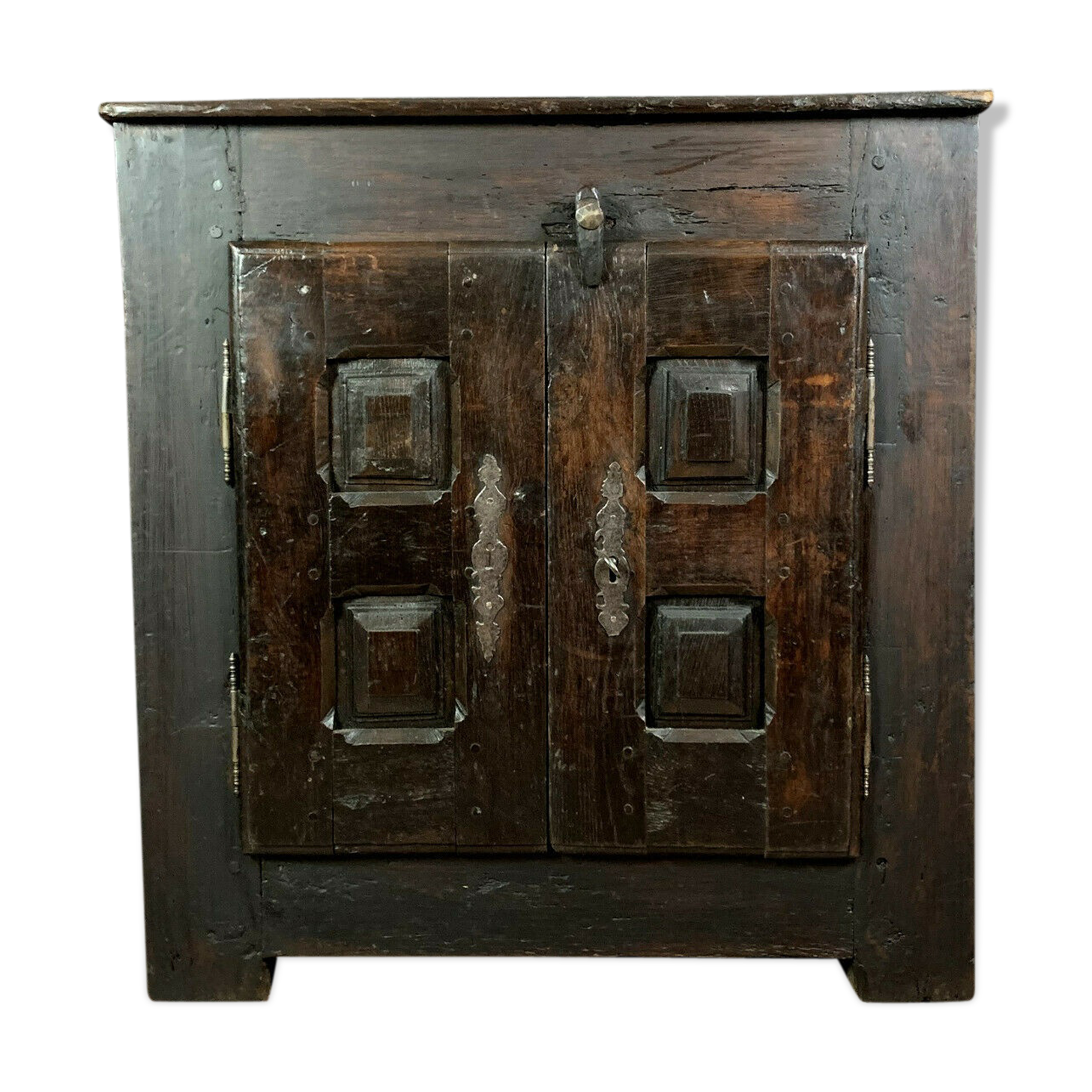 17th century natural wood buffet