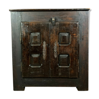 17th century natural wood buffet