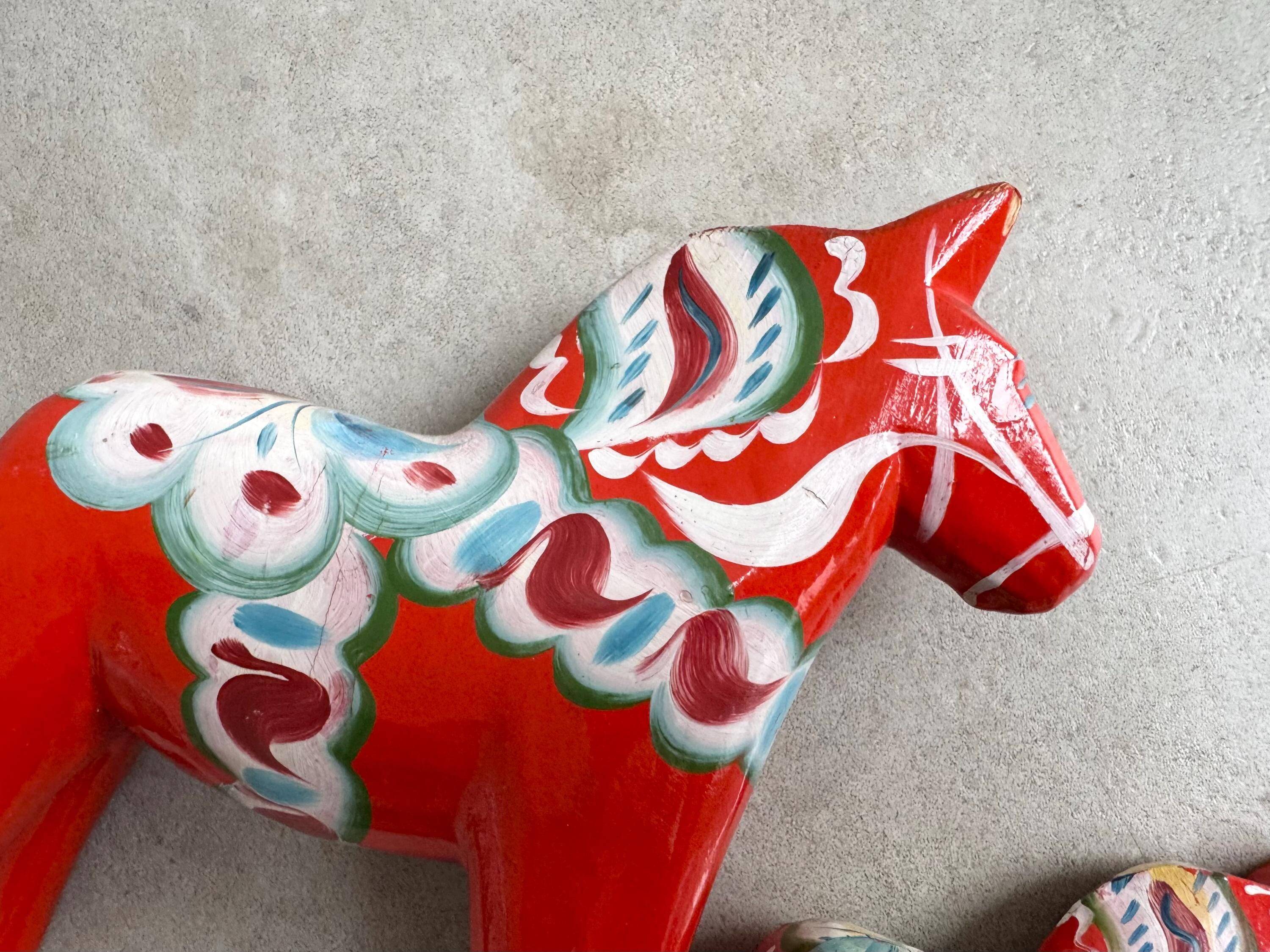 Ensemble de 2 chevaux Dala en bois vintage de Suède