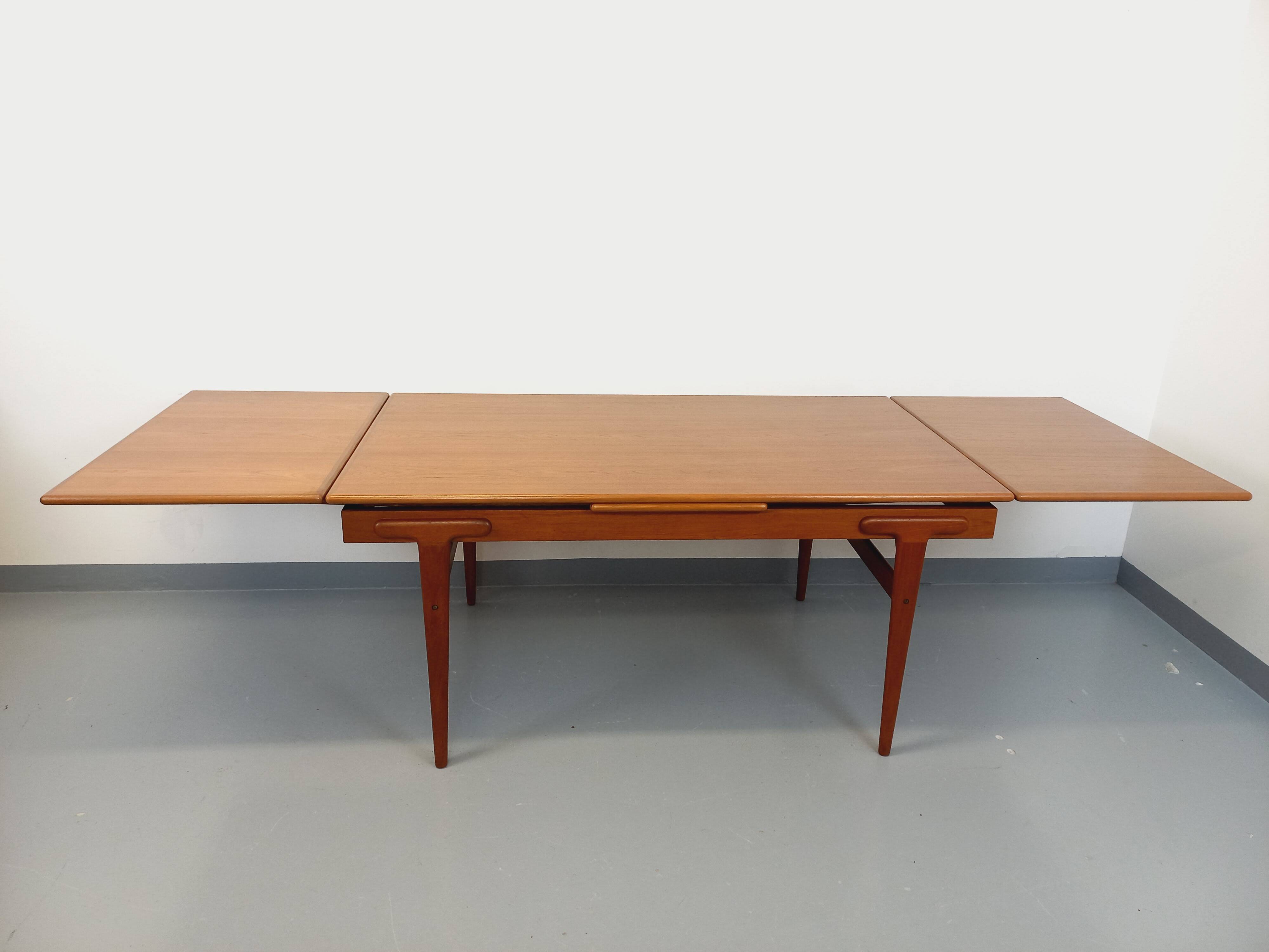 Vintage rectangular Scandinavian dining table by Ejvind A. Johansson teak