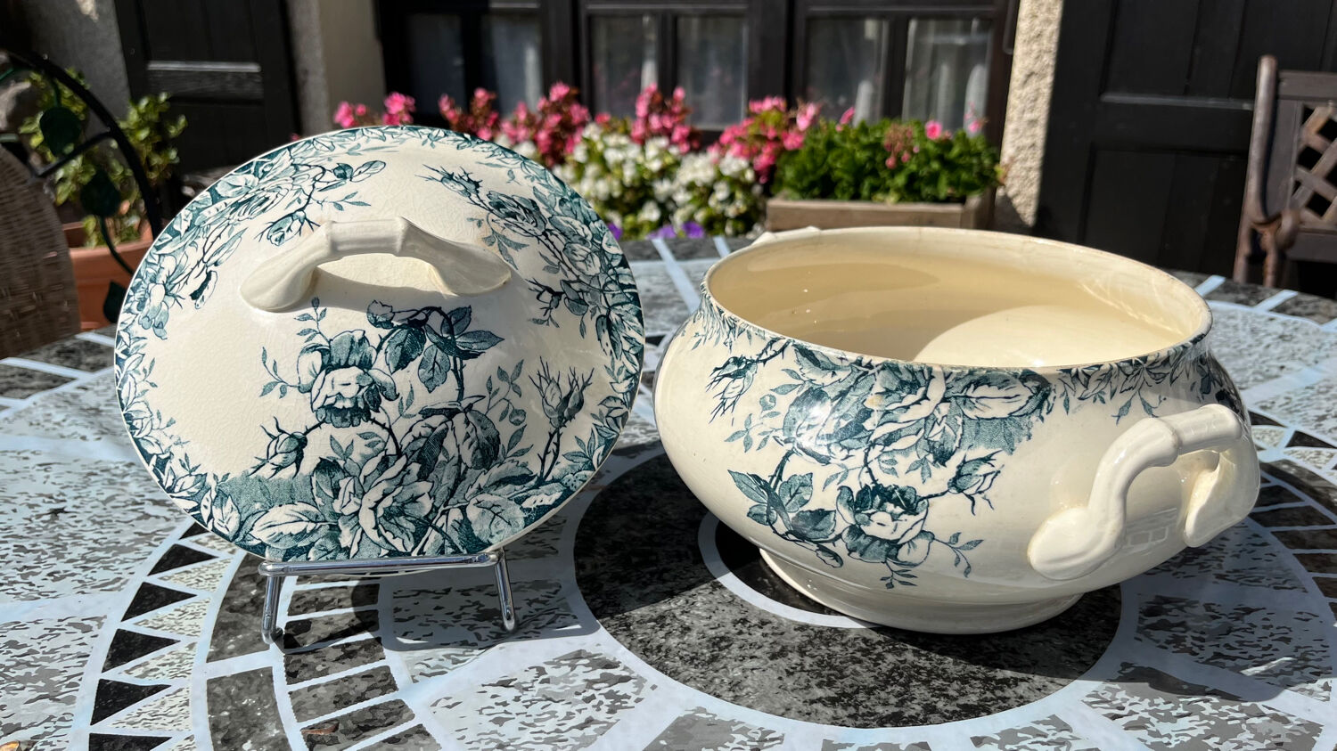 Old Gien opaque porcelain tureen