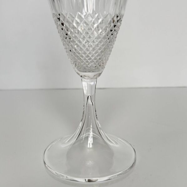 6 Verres à Vin en Cristal Lalique   Modèle “Chinon” Design des Années 1960