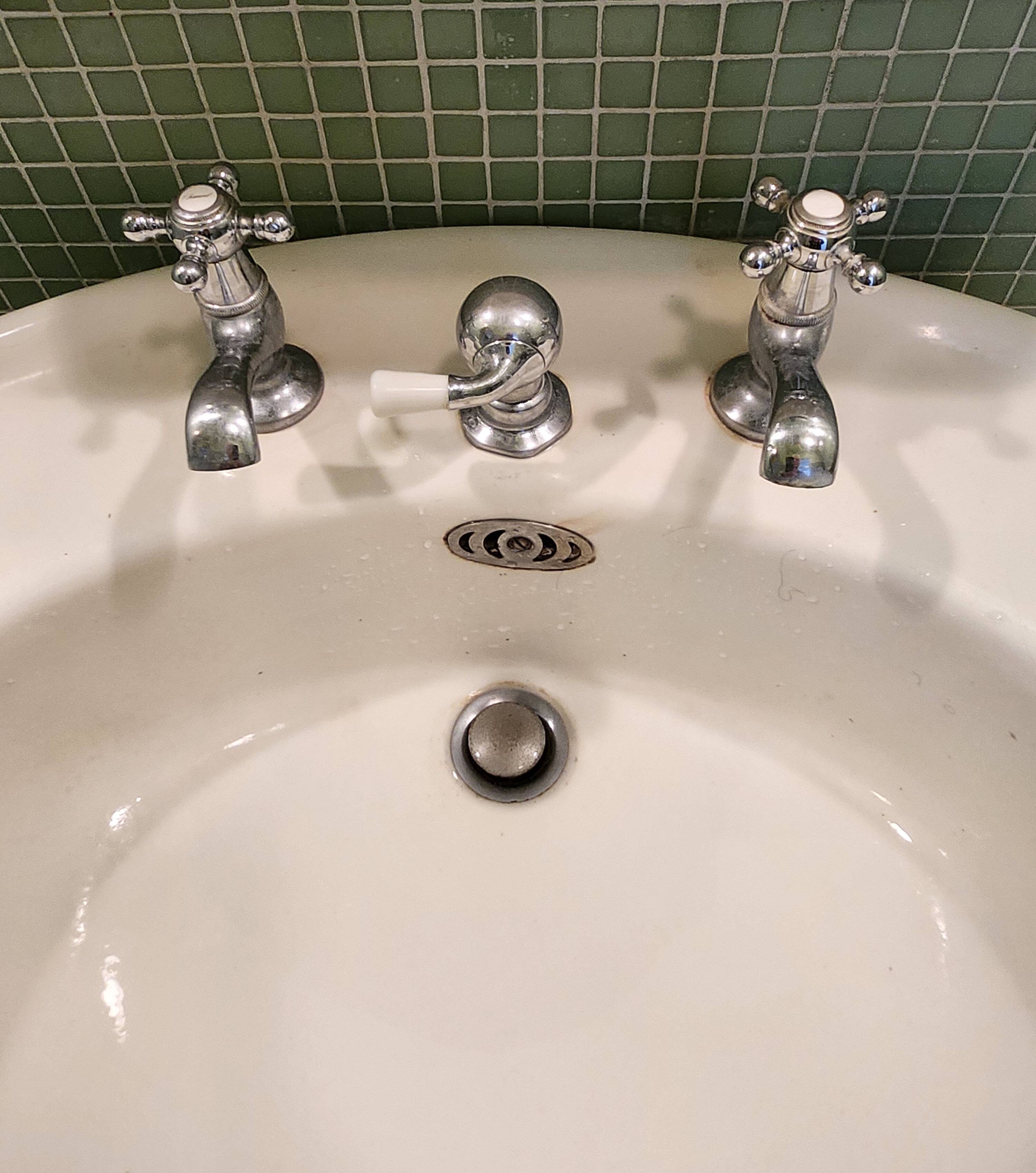 Art Deco washbasin 1925