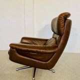 Chaise œuf pivotante en cuir danoise vintage des années 1970 par Bramin