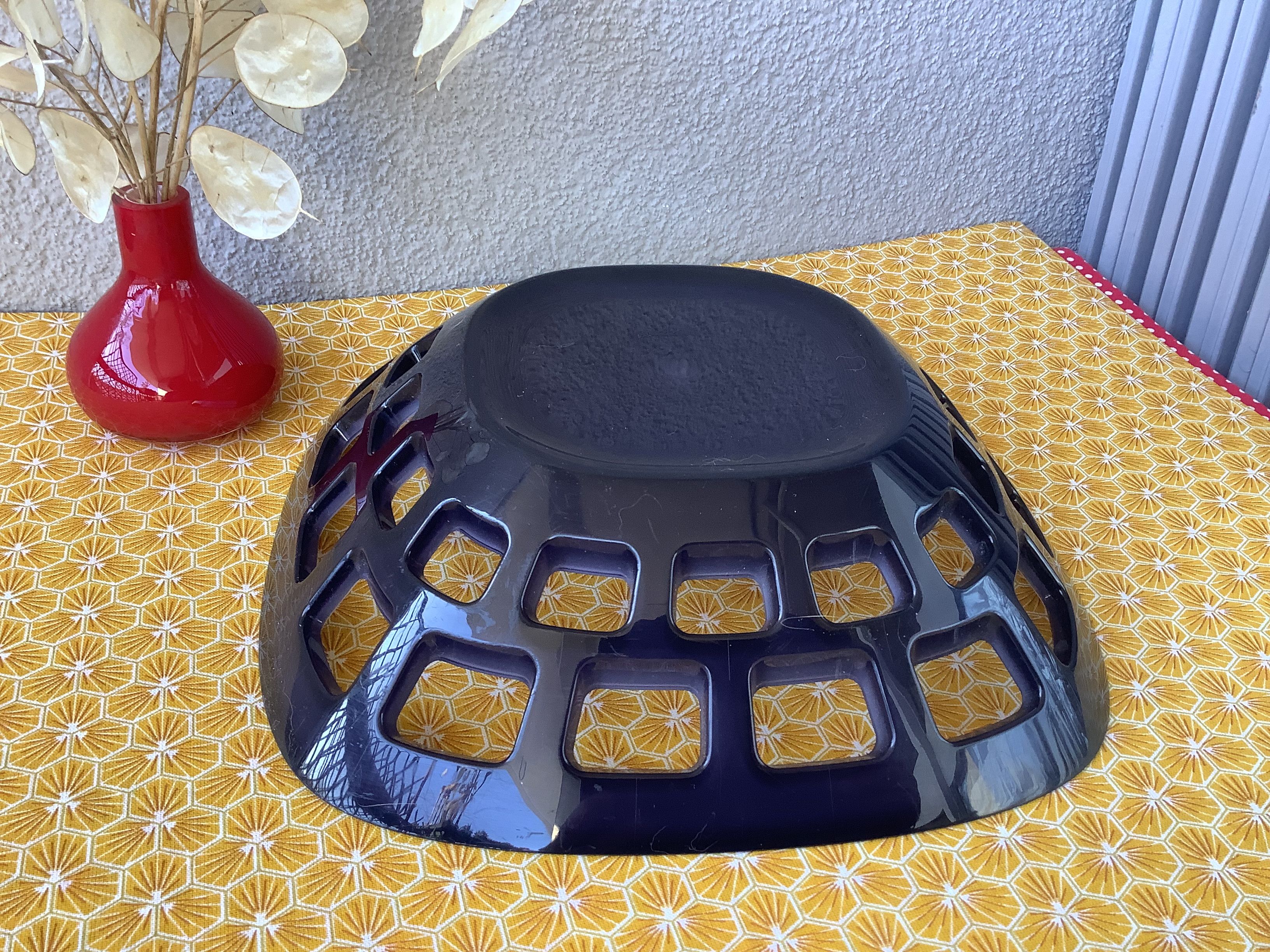 Guzzini Italy Plexiglas bread or fruit basket