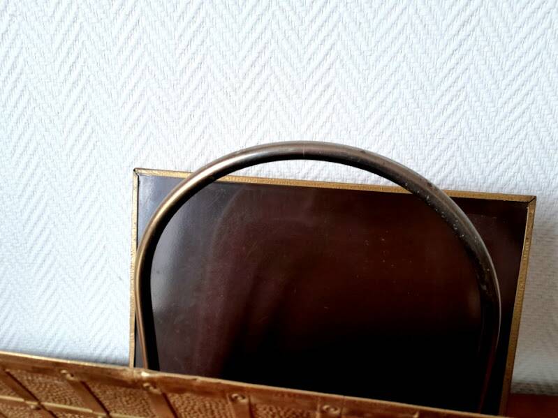 English magazine rack in embossed brass 1960