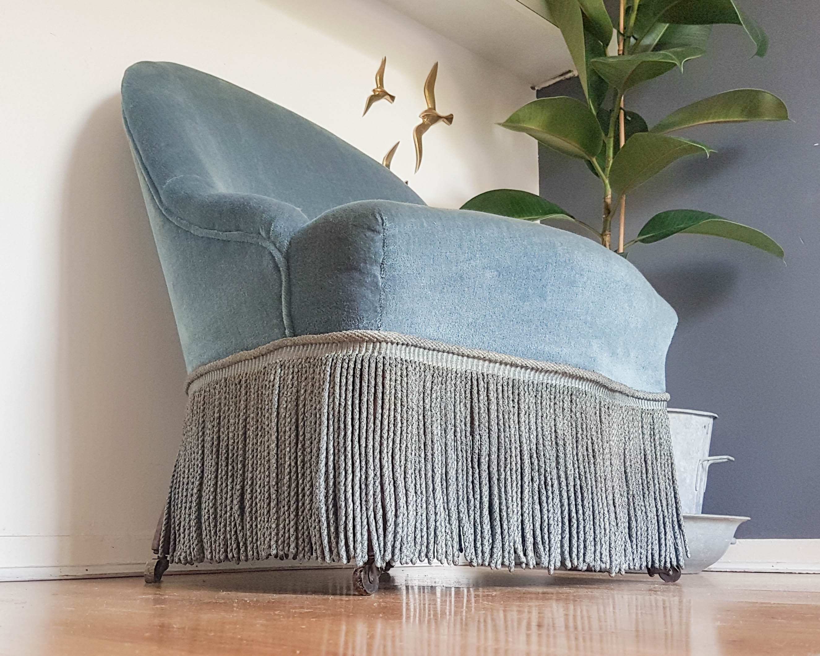 Fauteuil crapaud vintage velours bleu années 70