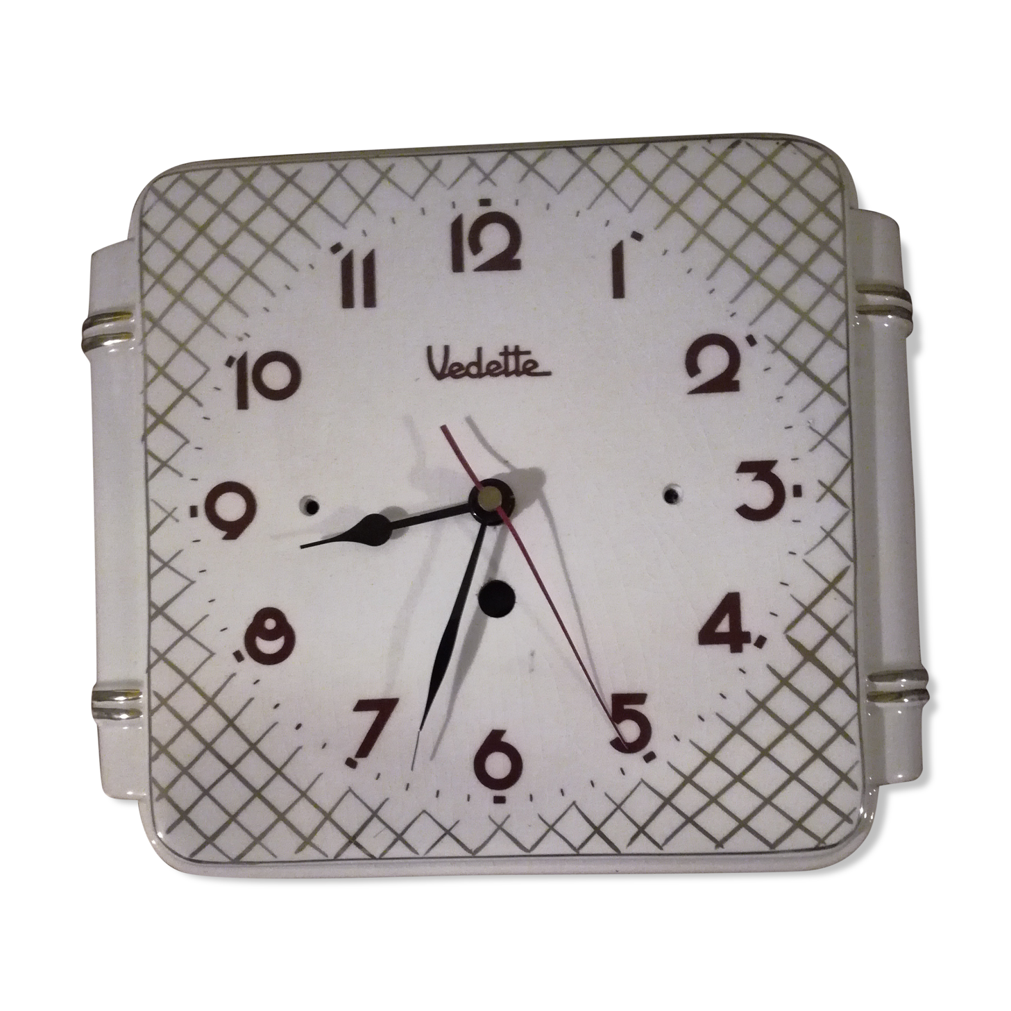 Retro clock featured in porcelain
