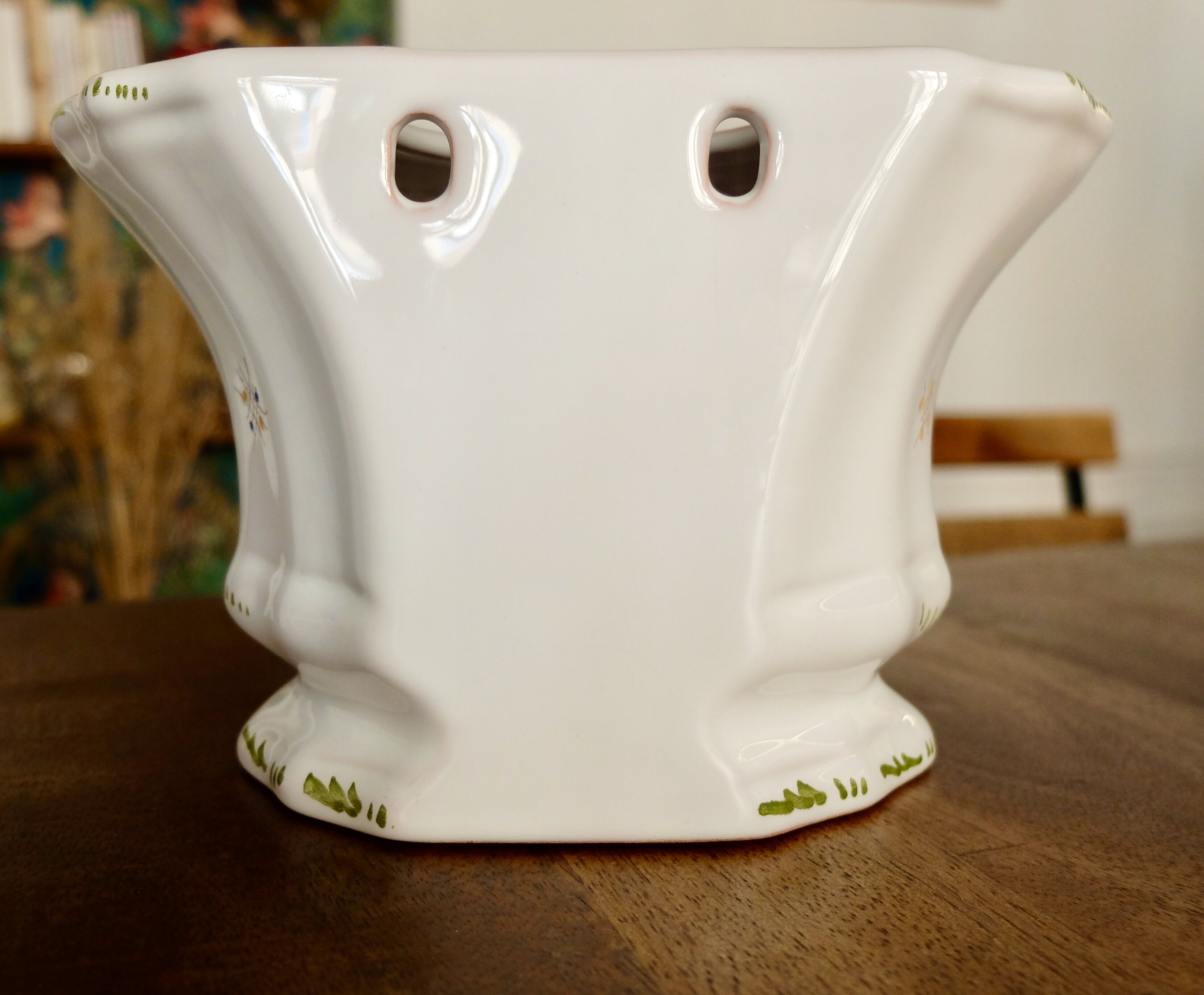 Vase flowers Moustiers